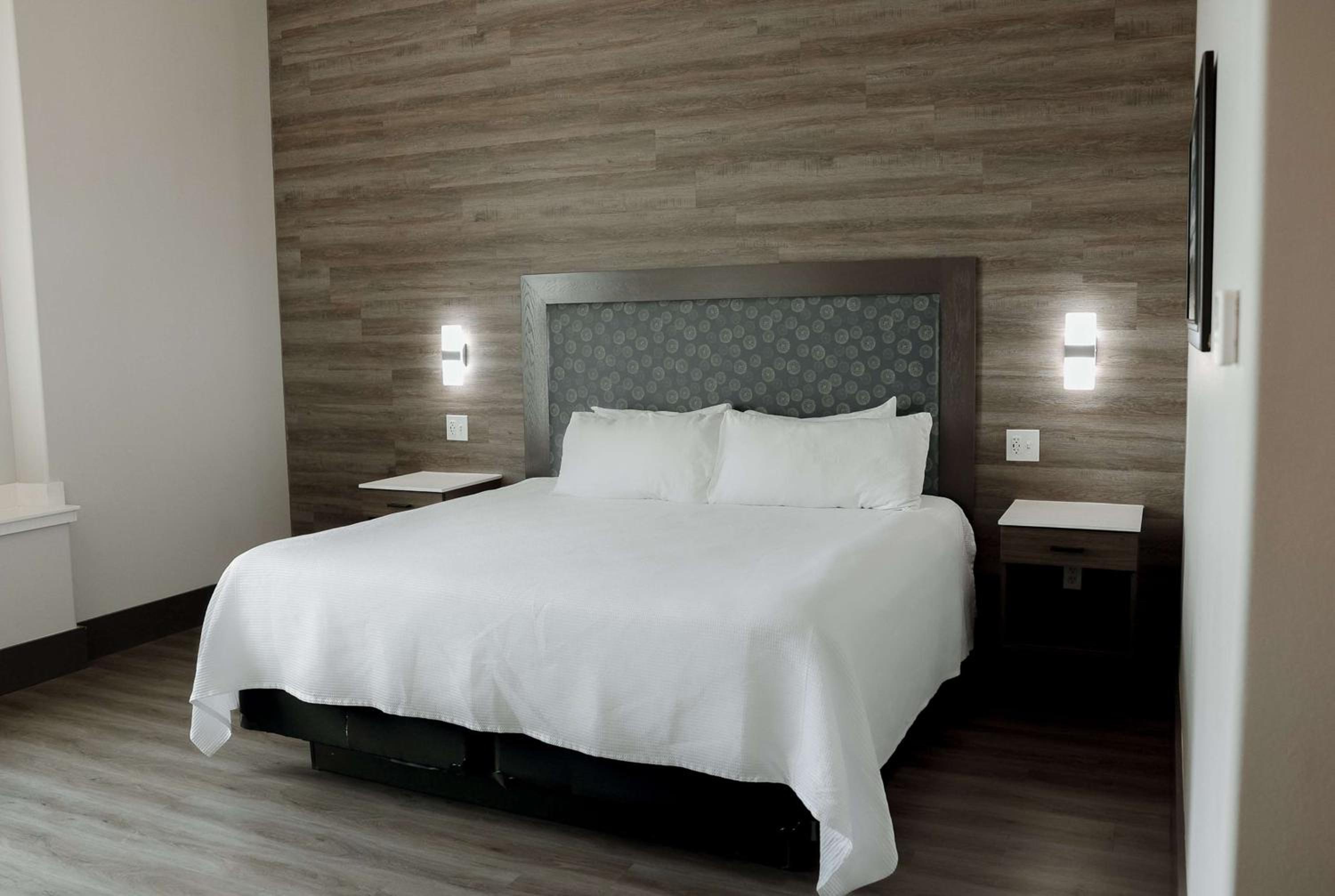 Lawrence Vacations - The Oread Lawrence, Tapestry Collection by Hilton - Property Image 18