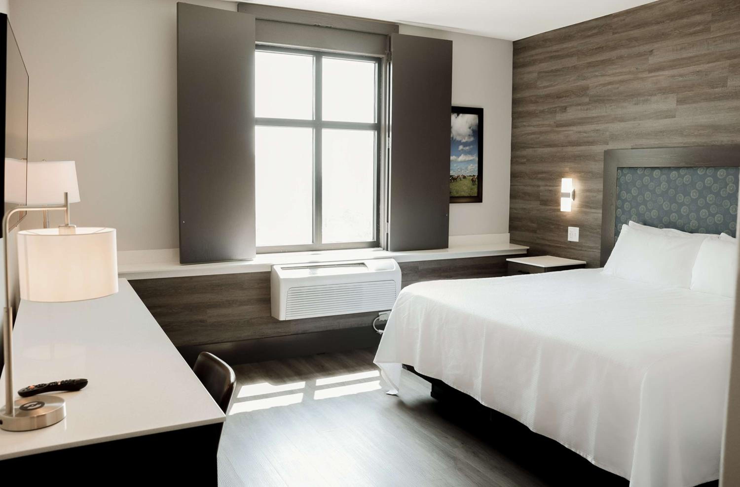 Lawrence Vacations - The Oread Lawrence, Tapestry Collection by Hilton - Property Image 49