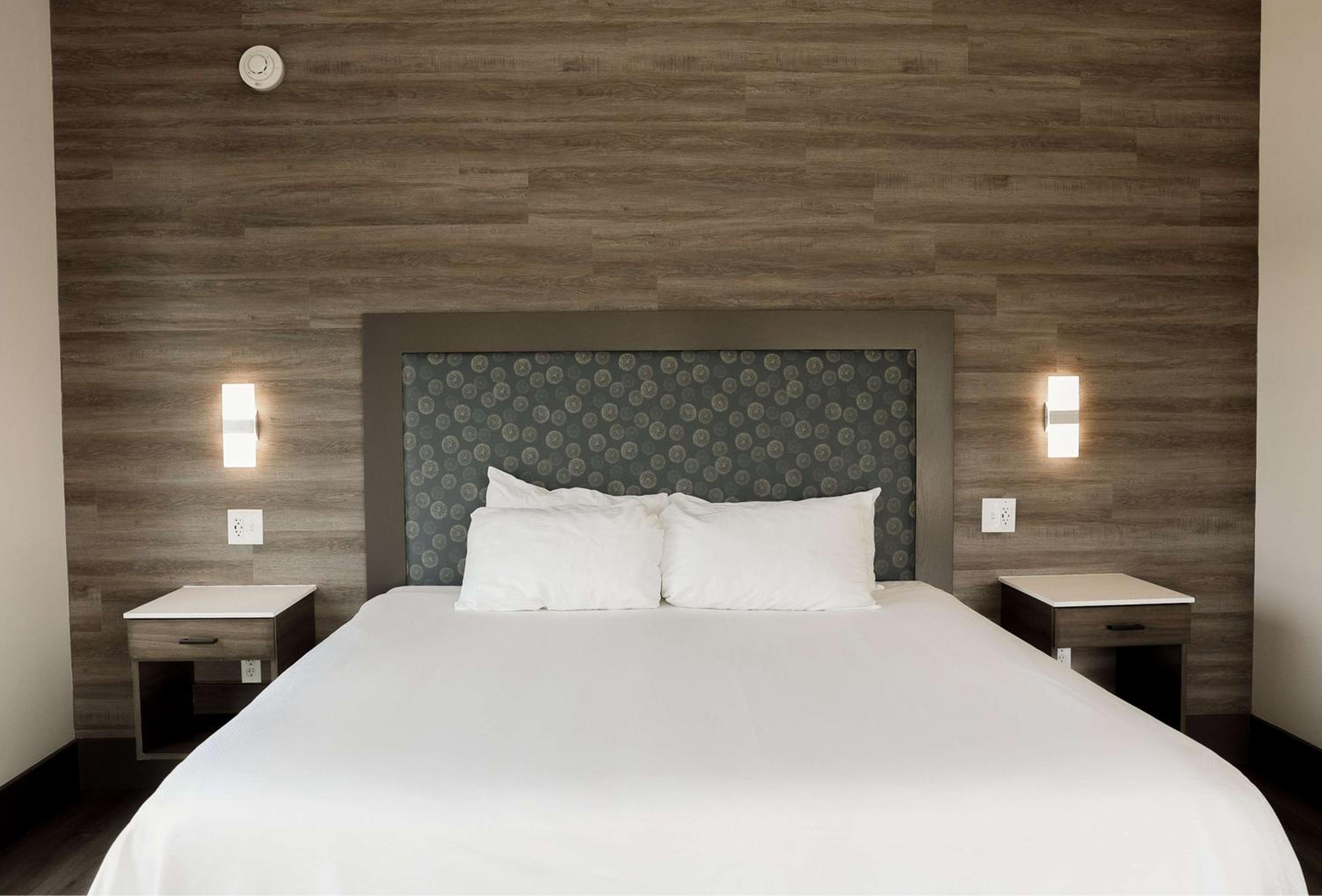 Lawrence Vacations - The Oread Lawrence, Tapestry Collection by Hilton - Property Image 15