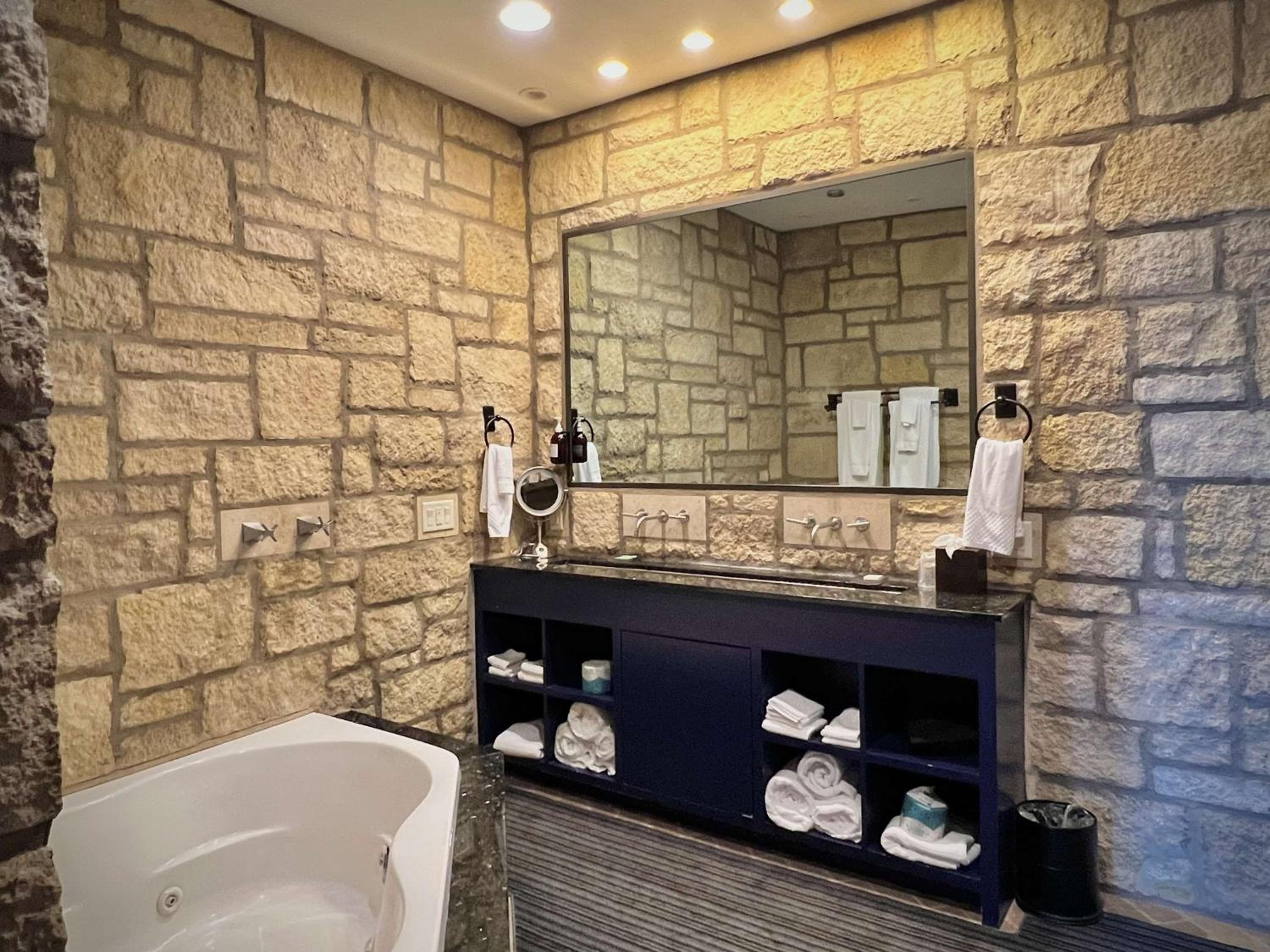 Lawrence Vacations - The Oread Lawrence, Tapestry Collection by Hilton - Property Image 40