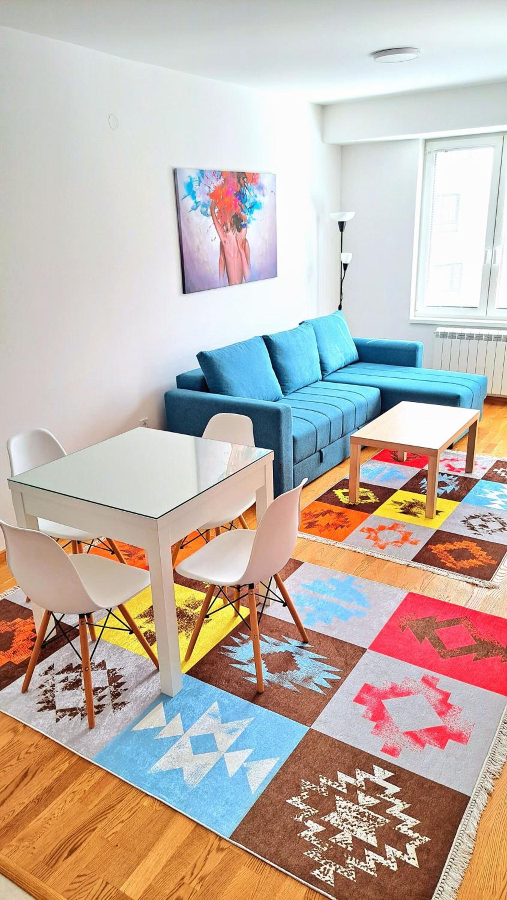 J&J Apartment