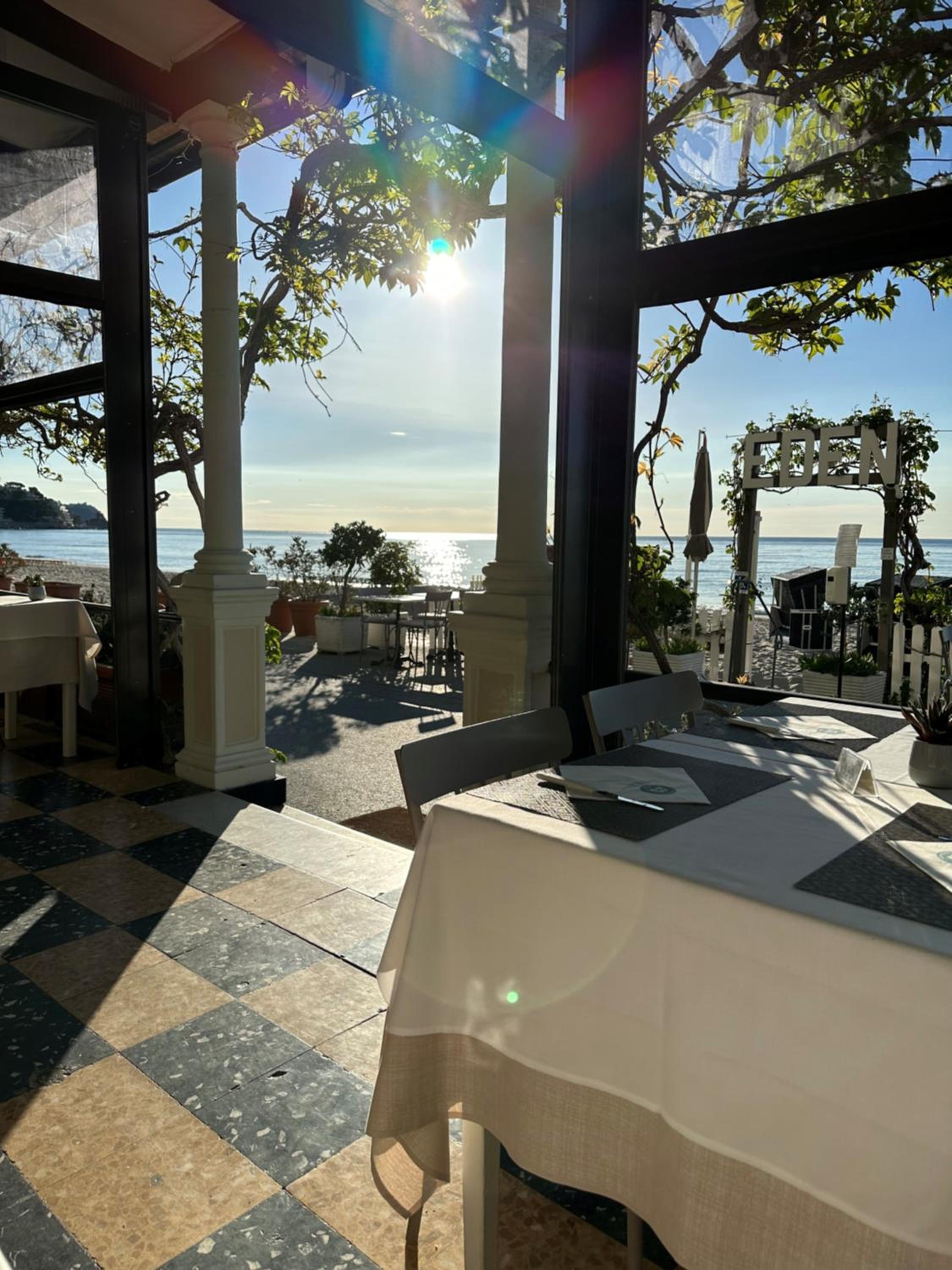 restaurant