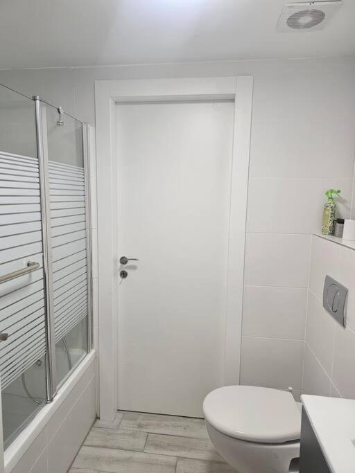 Elegant 3 bedroom Ocean view Condo in Kiryat Yam view 5