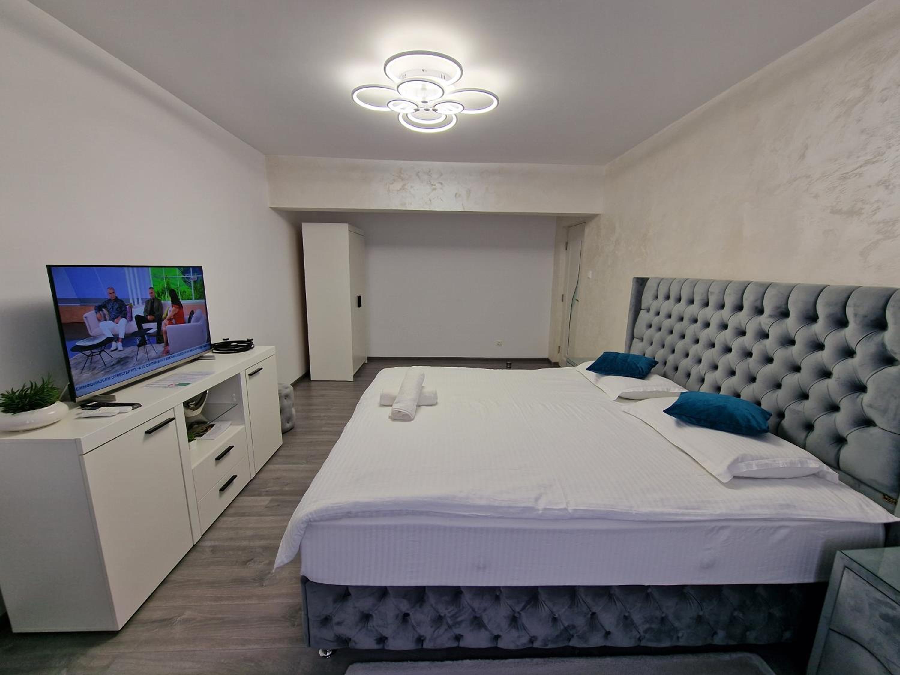 Apartament AlyMit Băile Herculane view 4