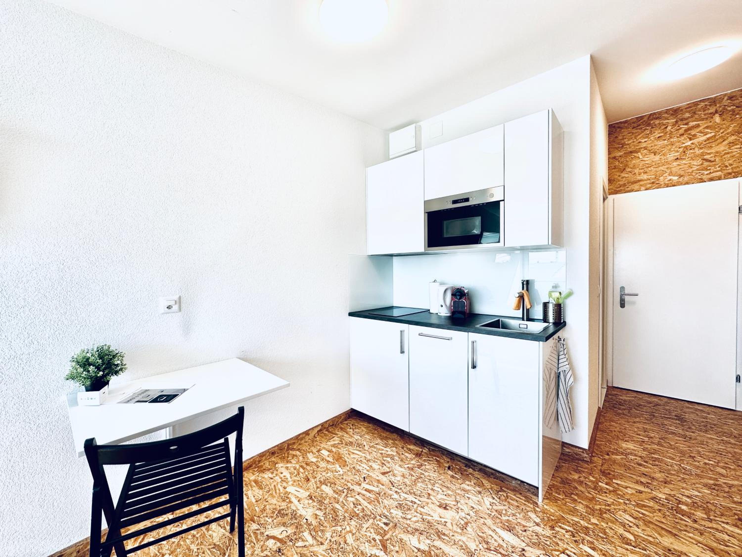 Monteurzimmer - Worker's accommodation - ZIMMERzuVERMIETEN in Deitingen Industriestrasse