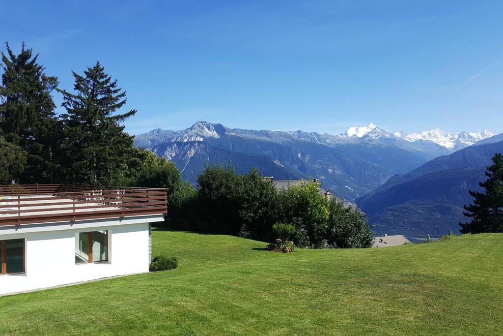Sunny 2 BR w large terrace, stunning views & pool