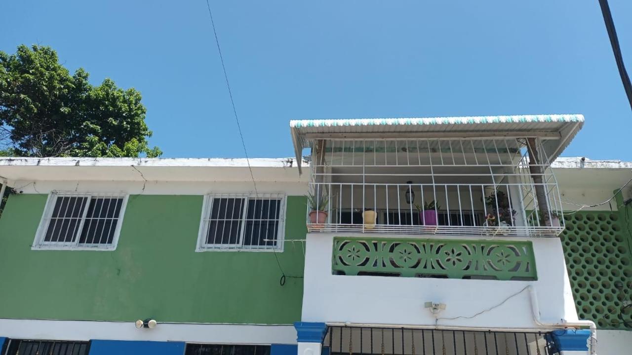 Apto 2Habitaciones con Aire y Vista al Malecón de Samaná view 3