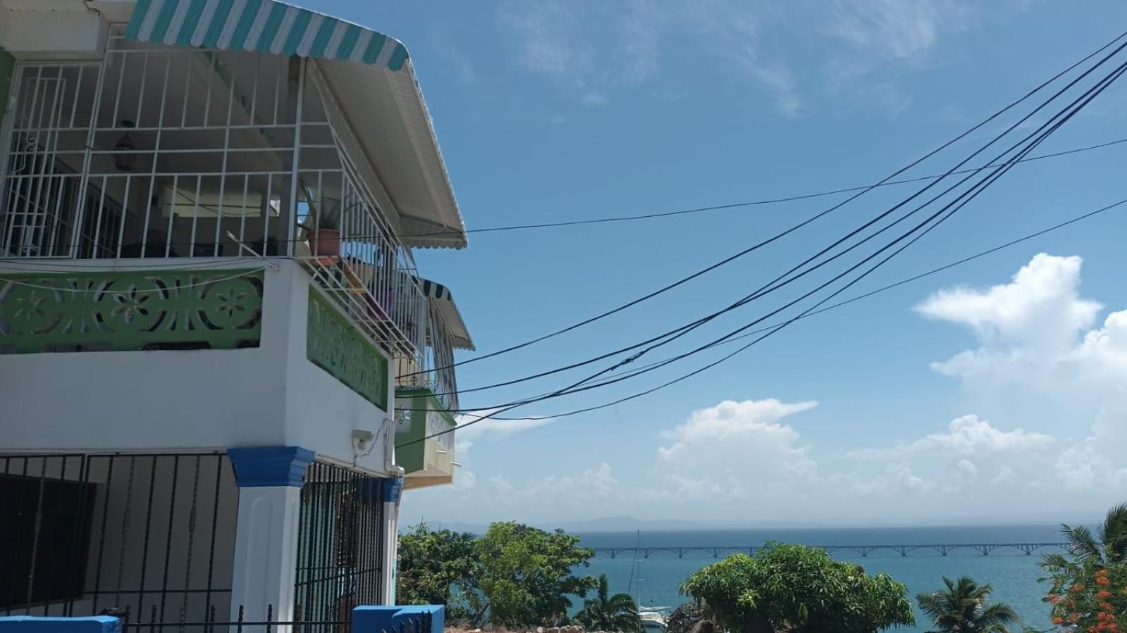 Apto 2Habitaciones con Aire y Vista al Malecón de Samaná view 4