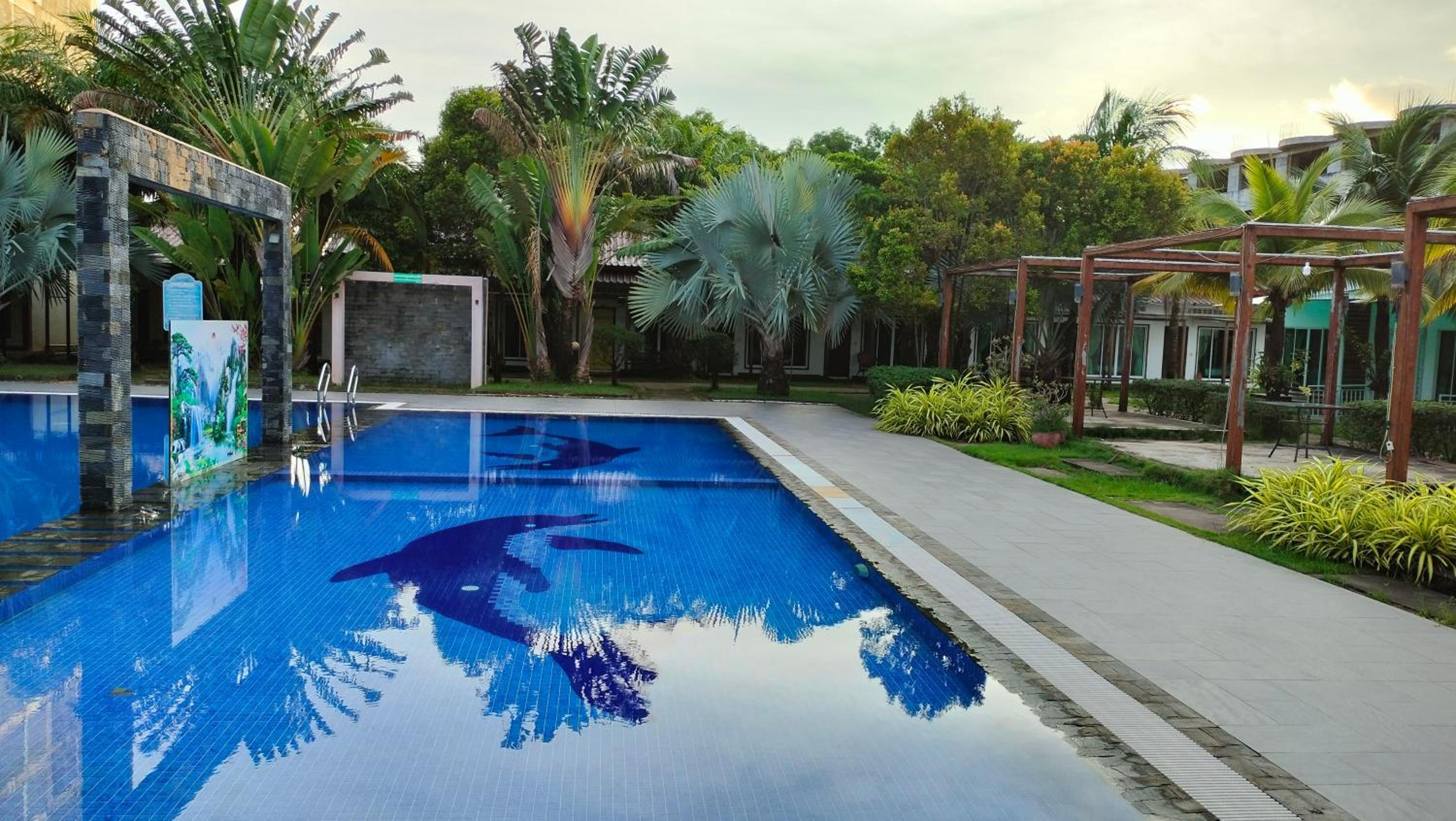 Twin Palms Resort