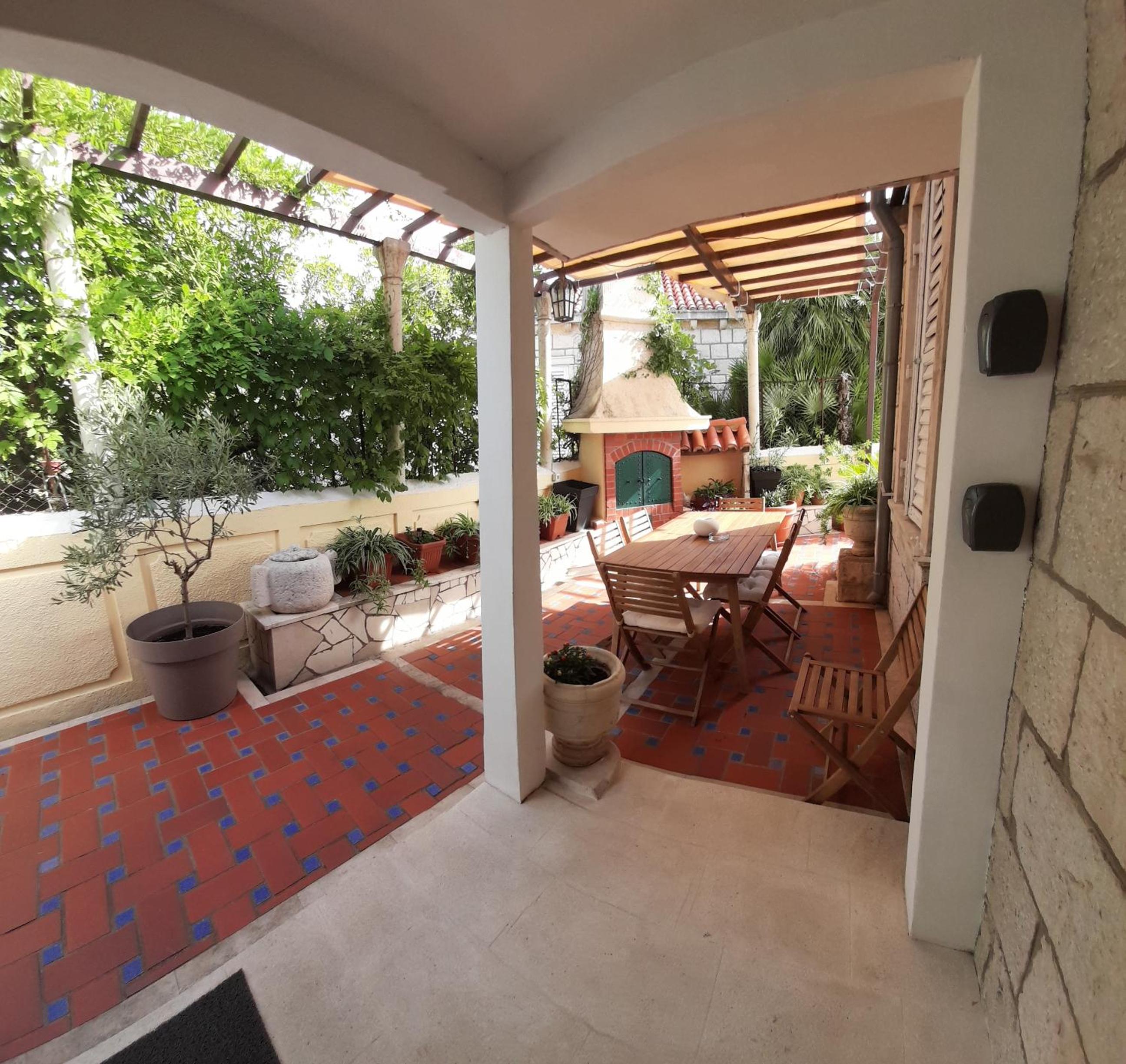 Dube Apartment, beach 100m