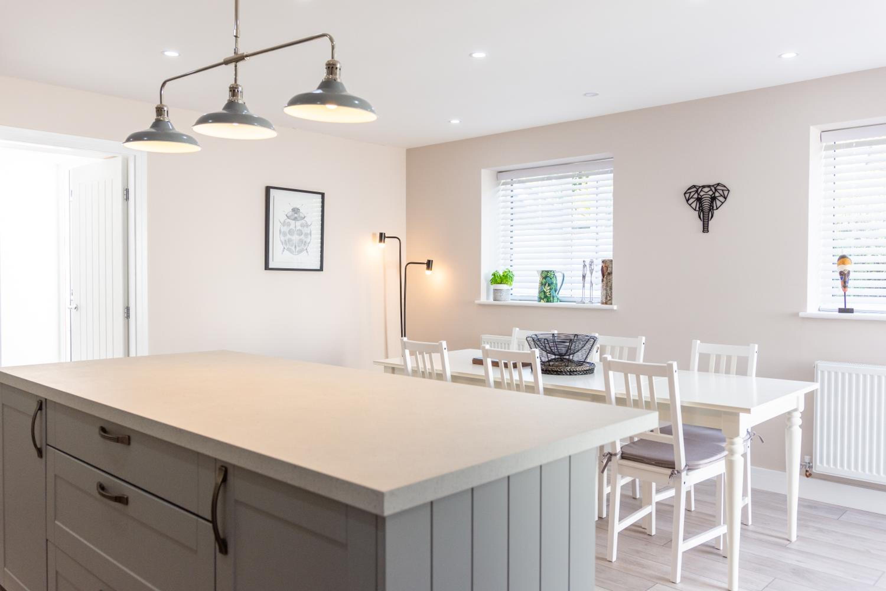 Stylish 4 Bed, newly renovated home in Nottingham view 4
