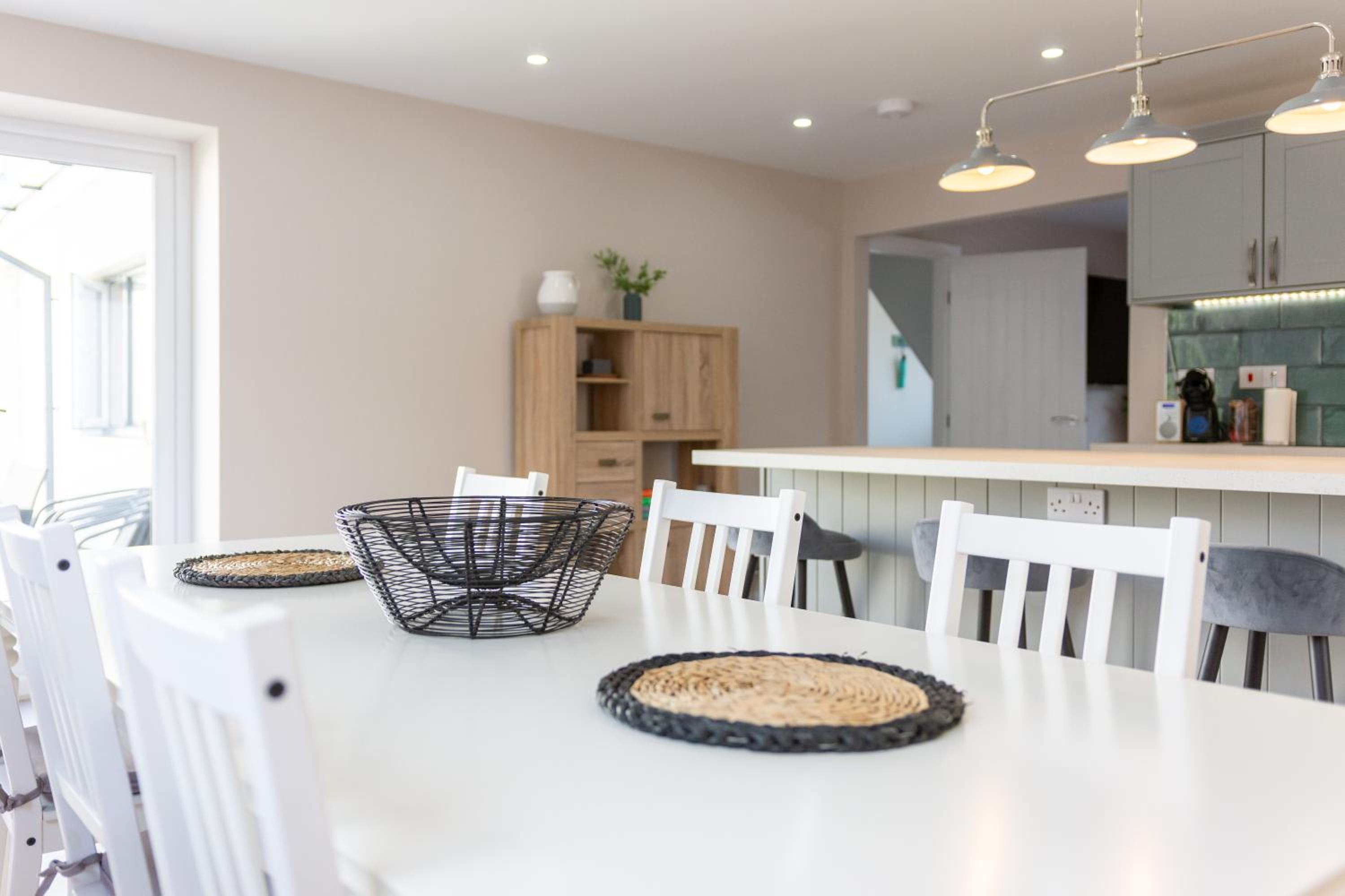 Stylish 4 Bed, newly renovated home in Nottingham view 5