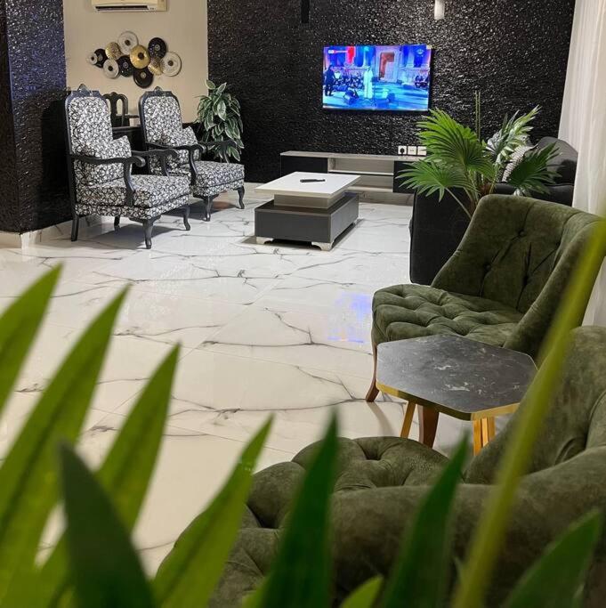 Luxury 4-bedrooms apartment view 5