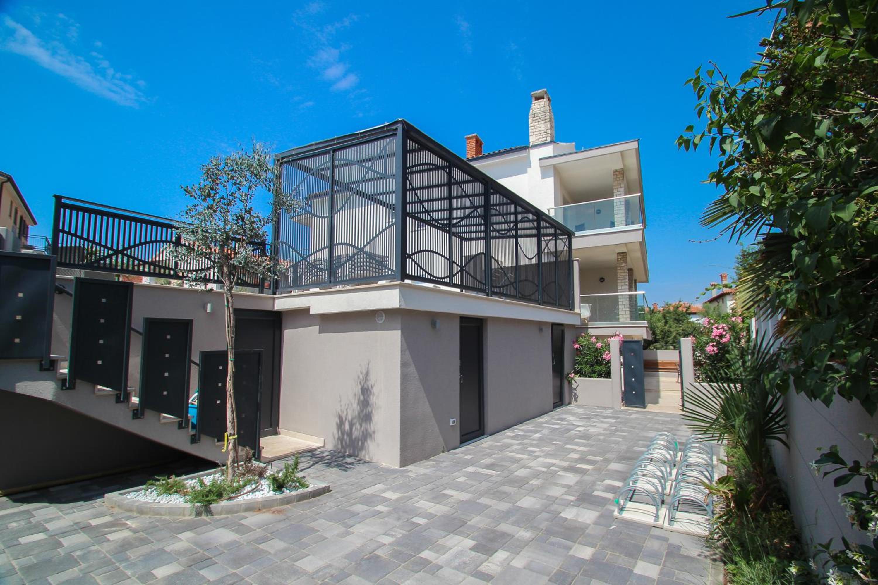 Hotel Apartments Villa Rivarella - Image 1