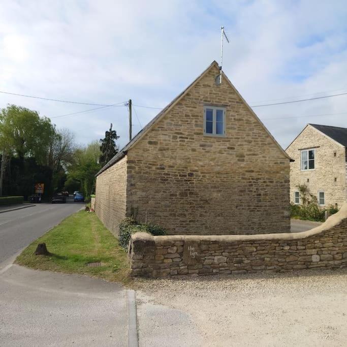 The Carthorse Barn, North End Farm, Ashton Keynes, view 4