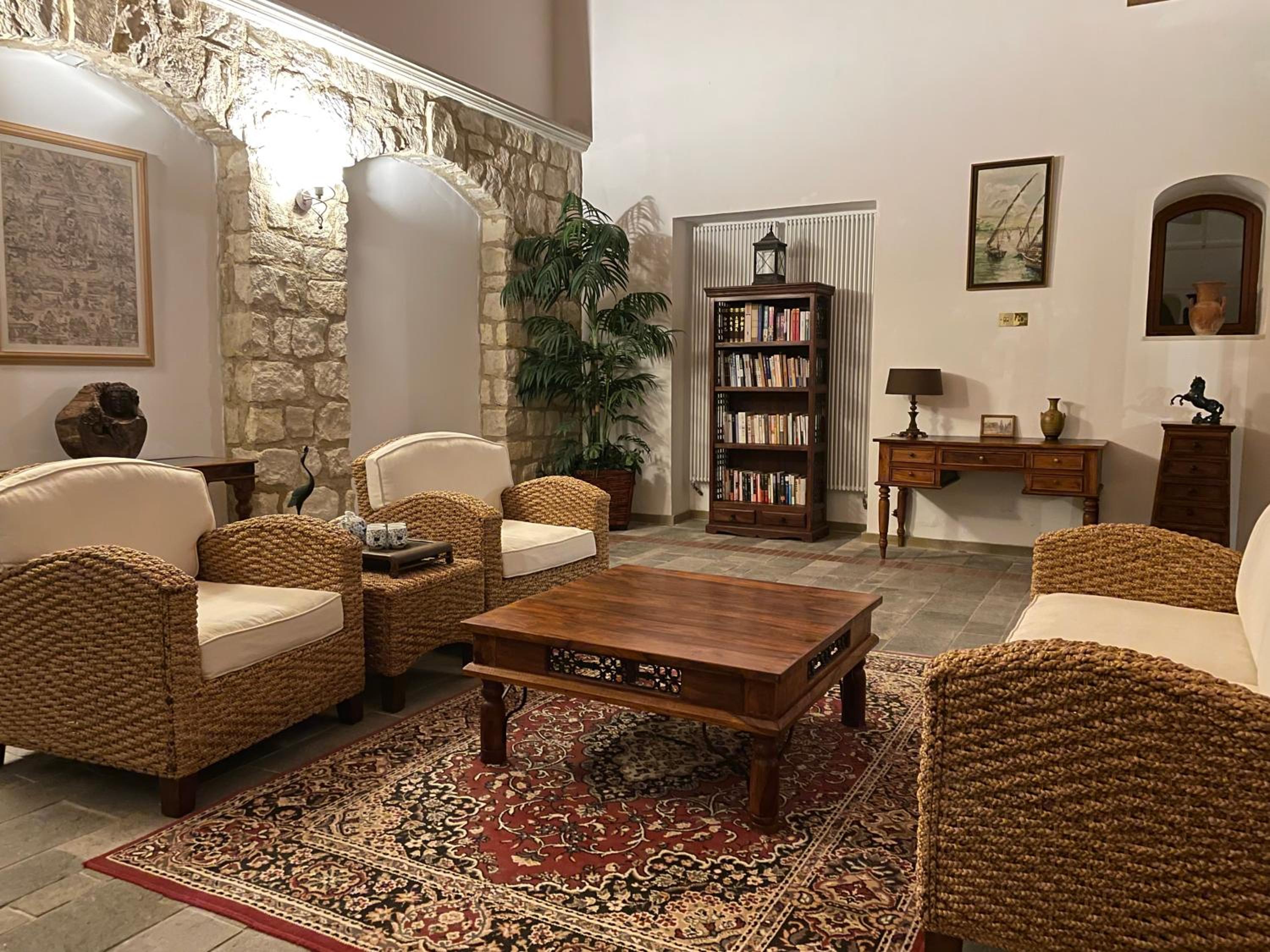 Beautiful Home - Luxury Villa where you can party
