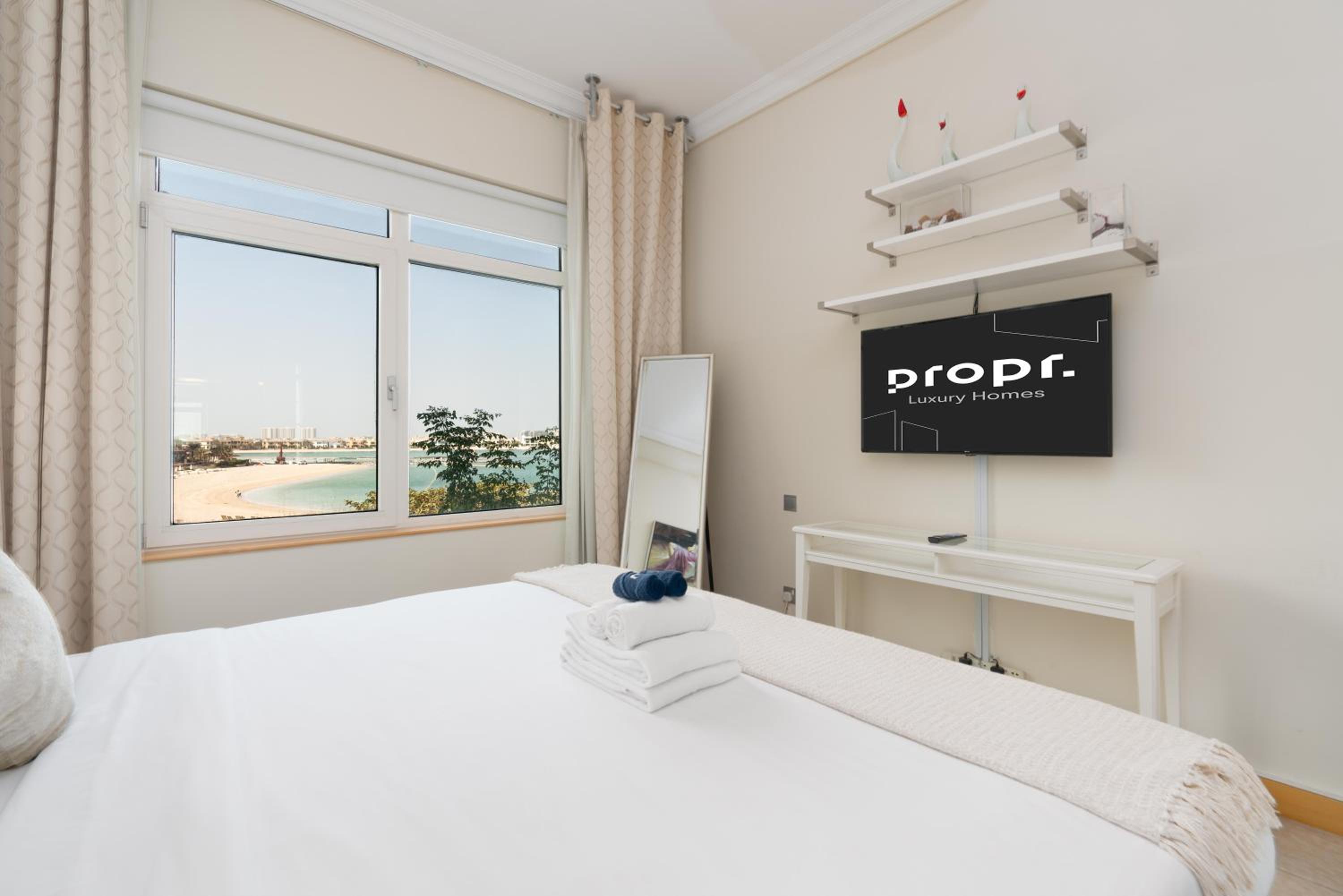 Welcoming 1 Bedroom Palm Jumeirah with sea View