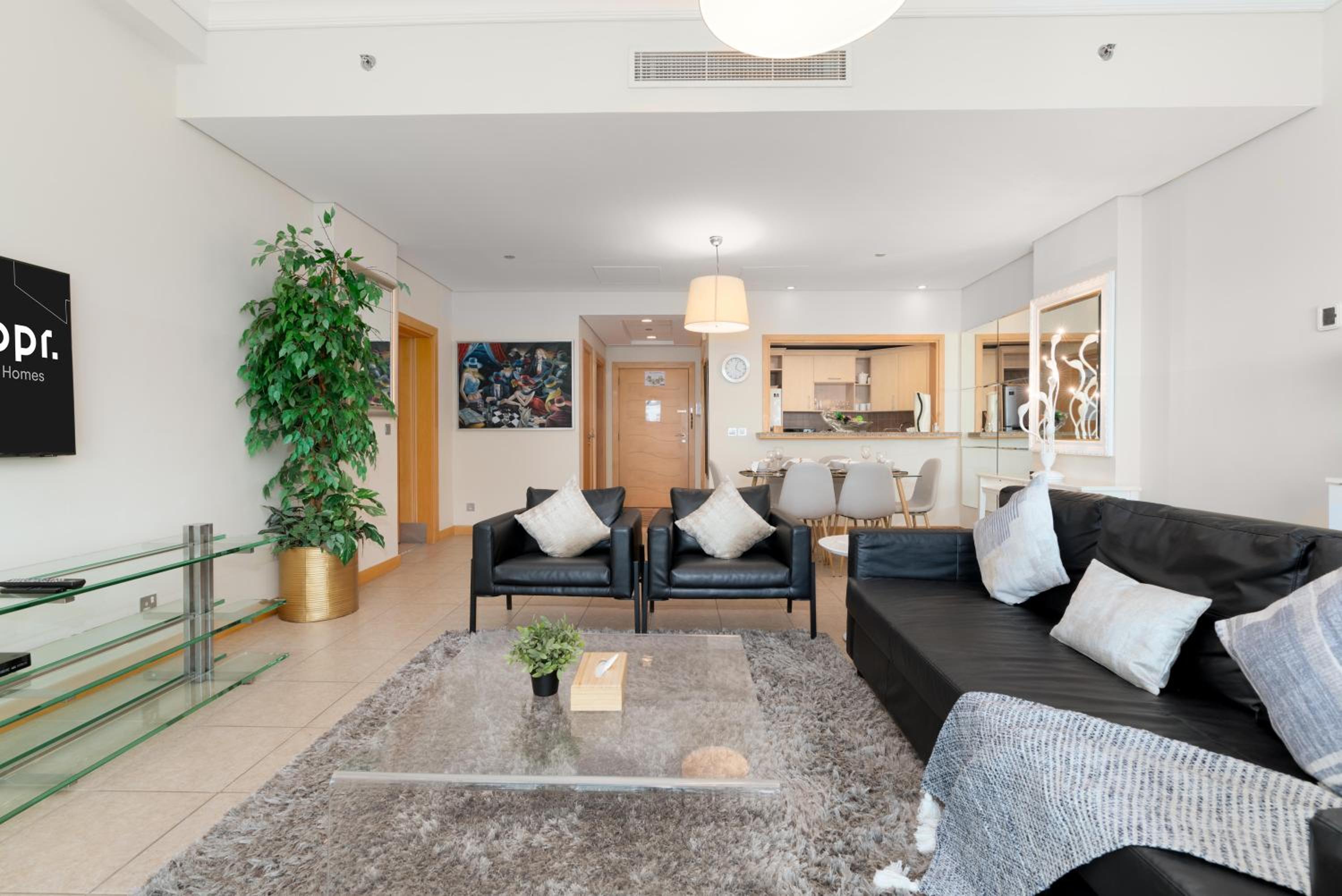 Welcoming 1 Bedroom Palm Jumeirah with sea View