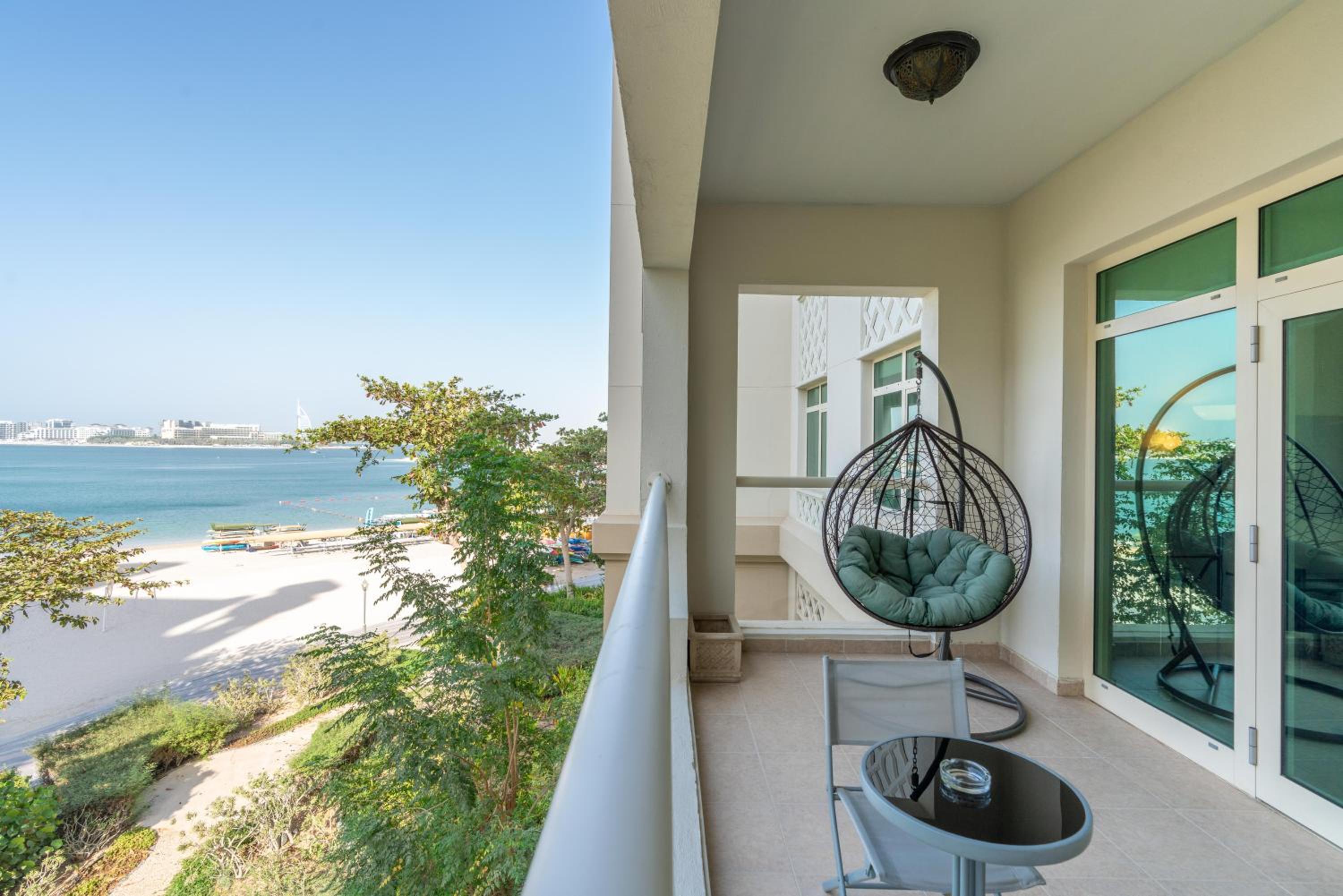 Welcoming 1 Bedroom Palm Jumeirah with sea View