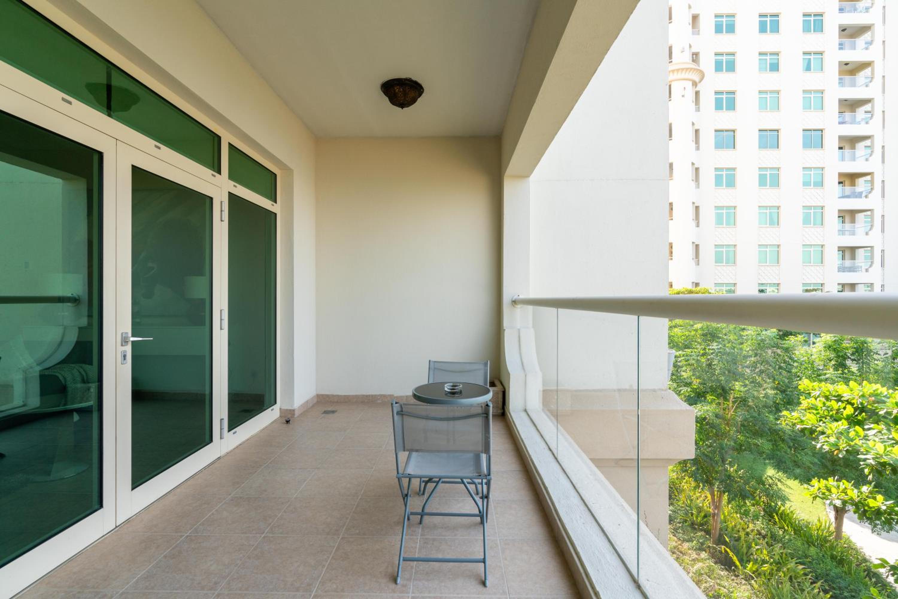 Welcoming 1 Bedroom Palm Jumeirah with sea View
