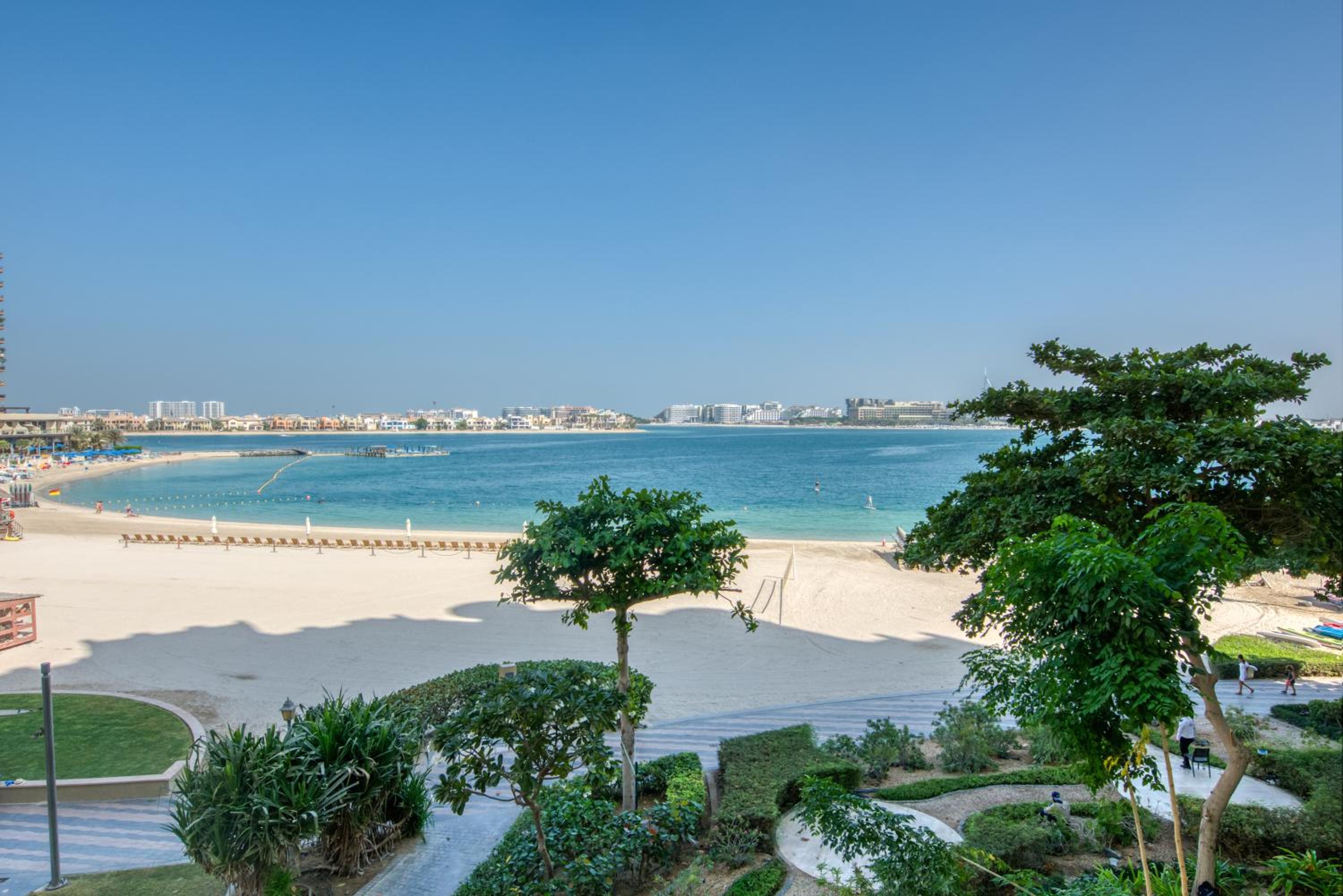 Welcoming 1 Bedroom Palm Jumeirah with sea View