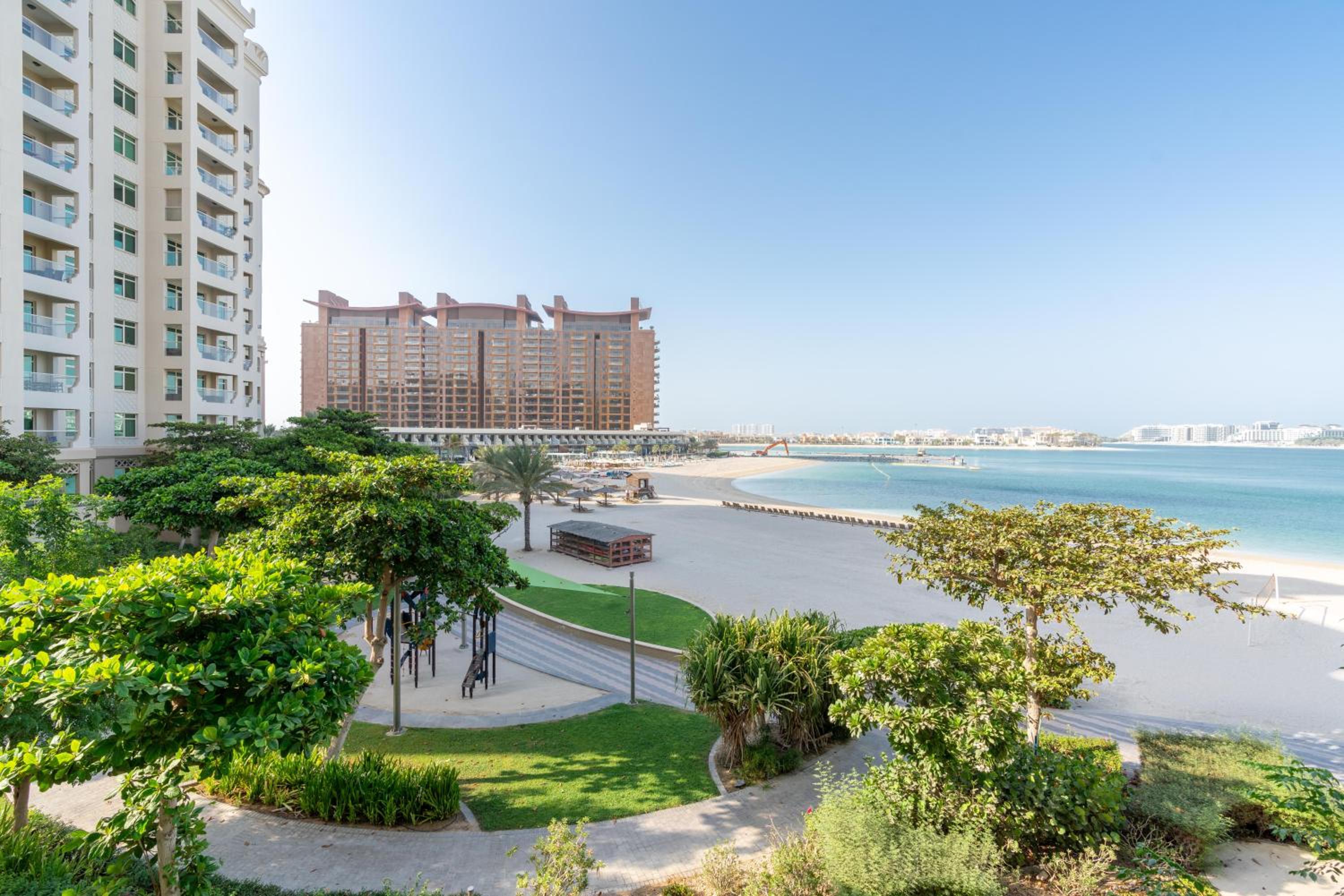 Welcoming 1 Bedroom Palm Jumeirah with sea View