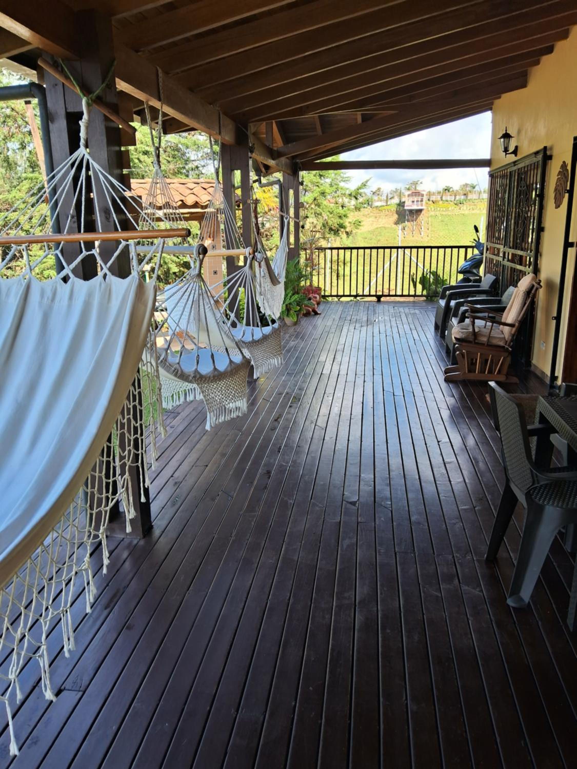 Beautiful Lake View Villa. Lake Access & Near Town