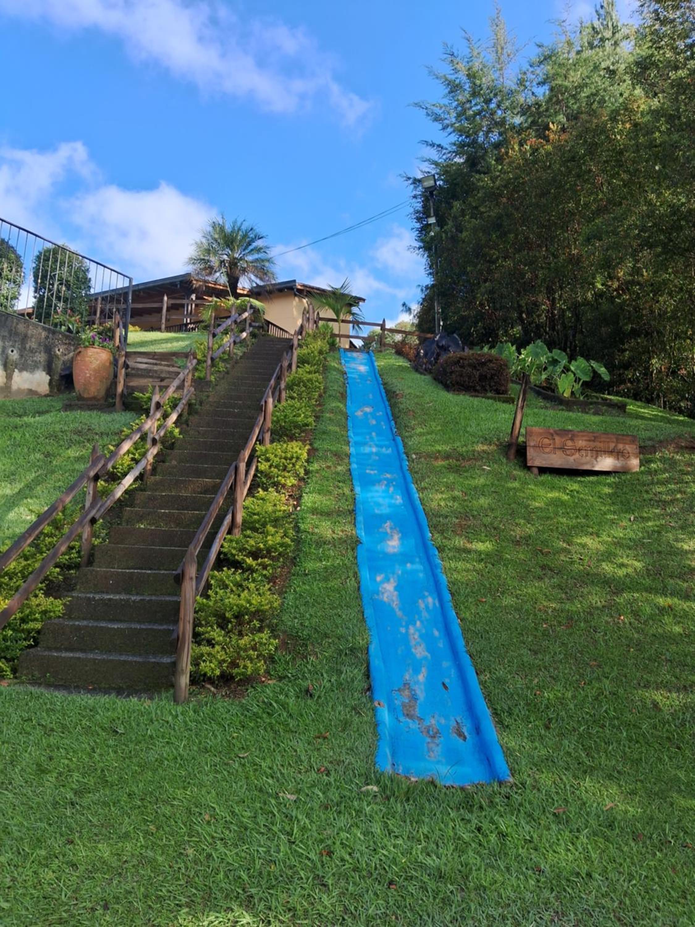 Beautiful Lake View Villa. Lake Access & Near Town
