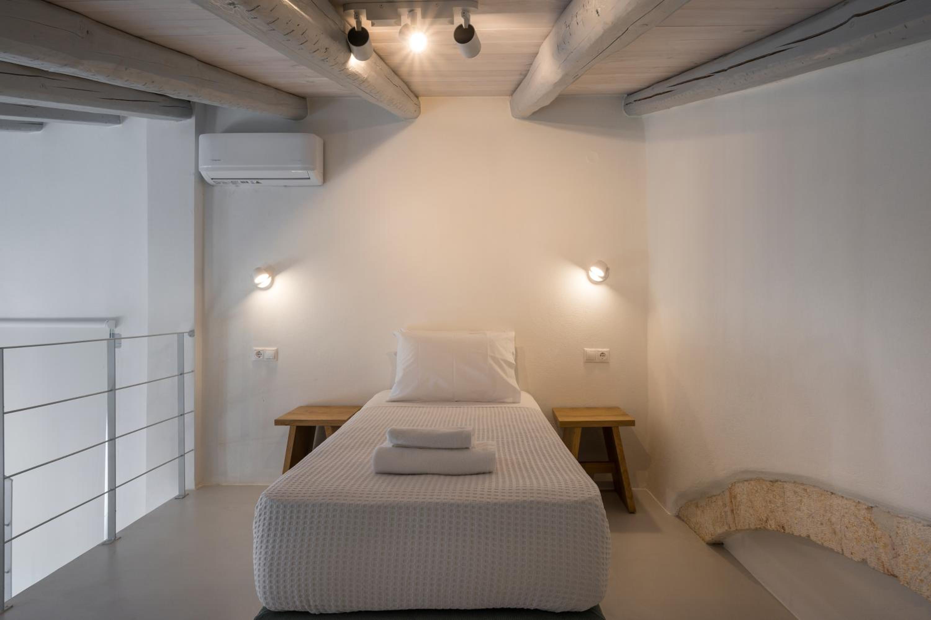 Tholos Cottage