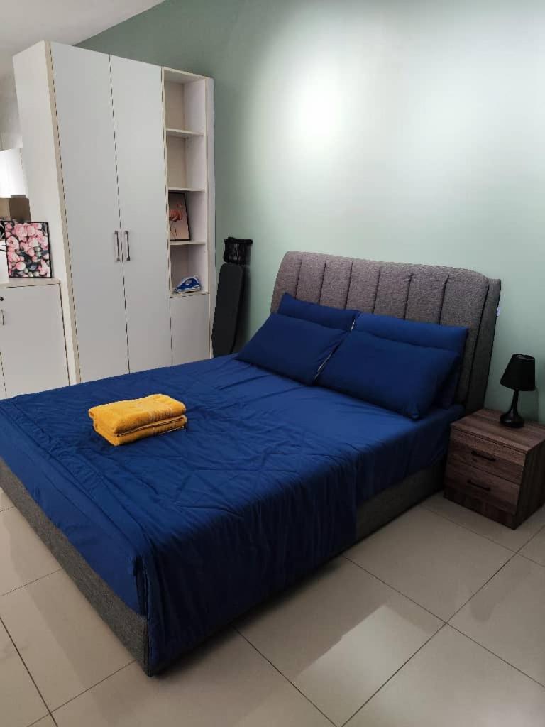 Twin Galaxy Studio 2Pax 5min to KSL CIQ