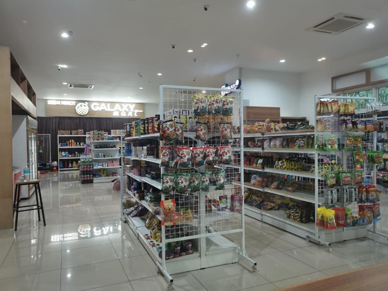 Twin Galaxy Studio 2Pax 5min to KSL CIQ