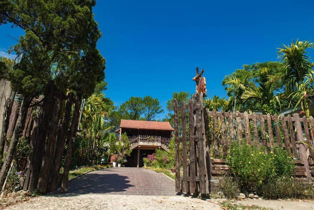 ONA HOME - Entire Hue-styled garden house nearby a pine hill view 2