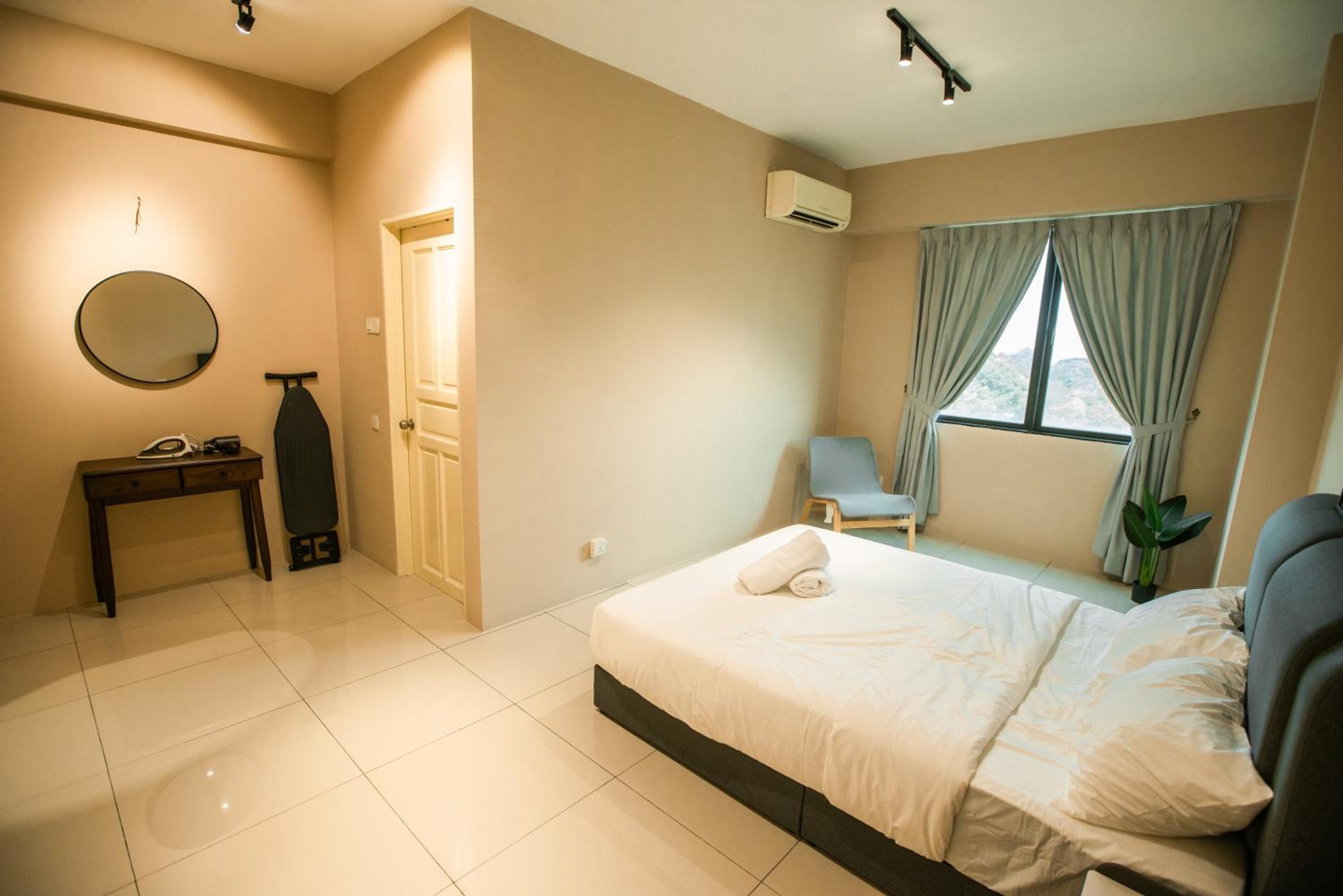 Cosy City-View Suite in Town photo 4