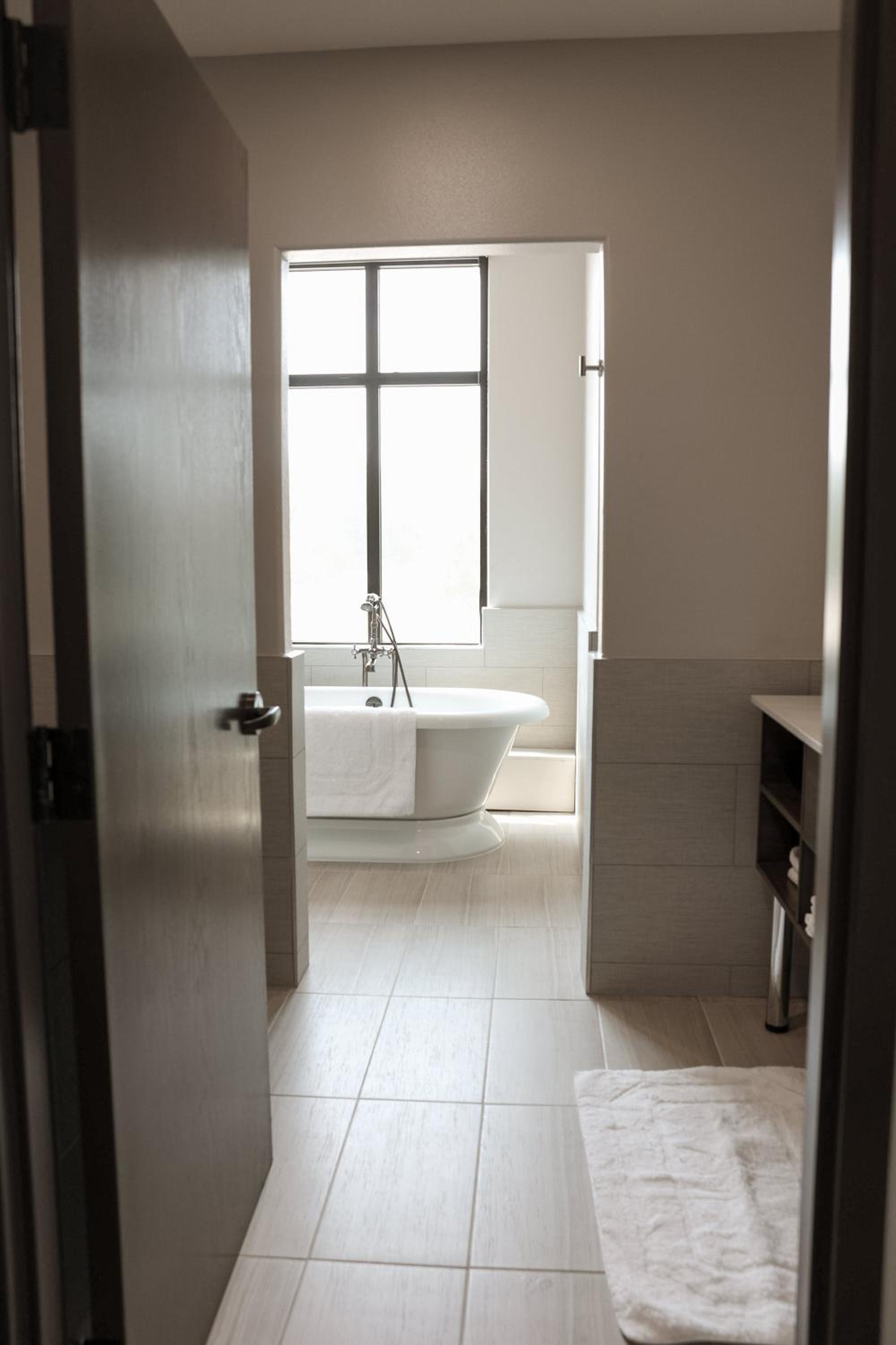 Lawrence Vacations - The Oread Lawrence, Tapestry Collection by Hilton - Property Image 26