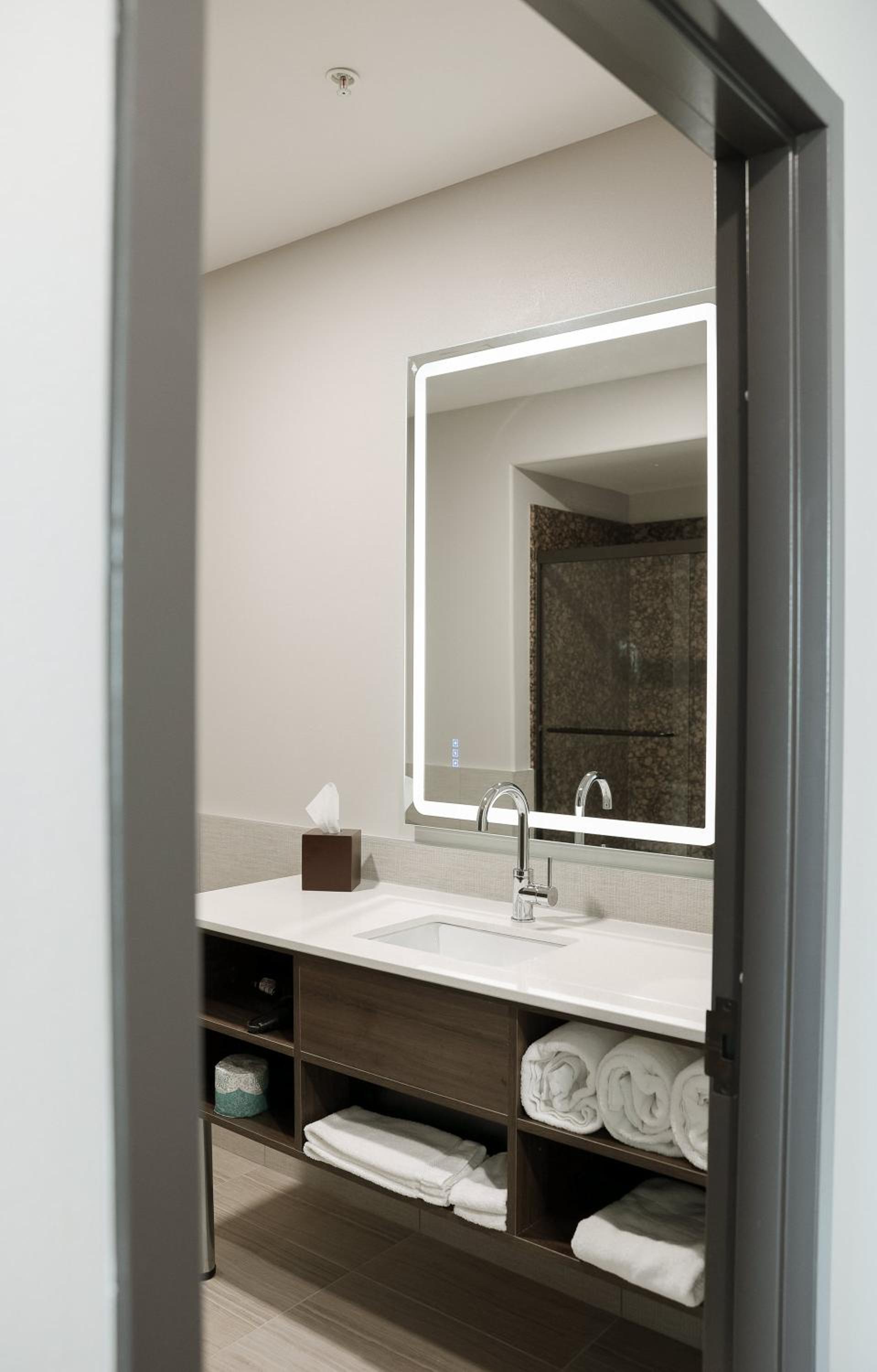 Lawrence Vacations - The Oread Lawrence, Tapestry Collection by Hilton - Property Image 33