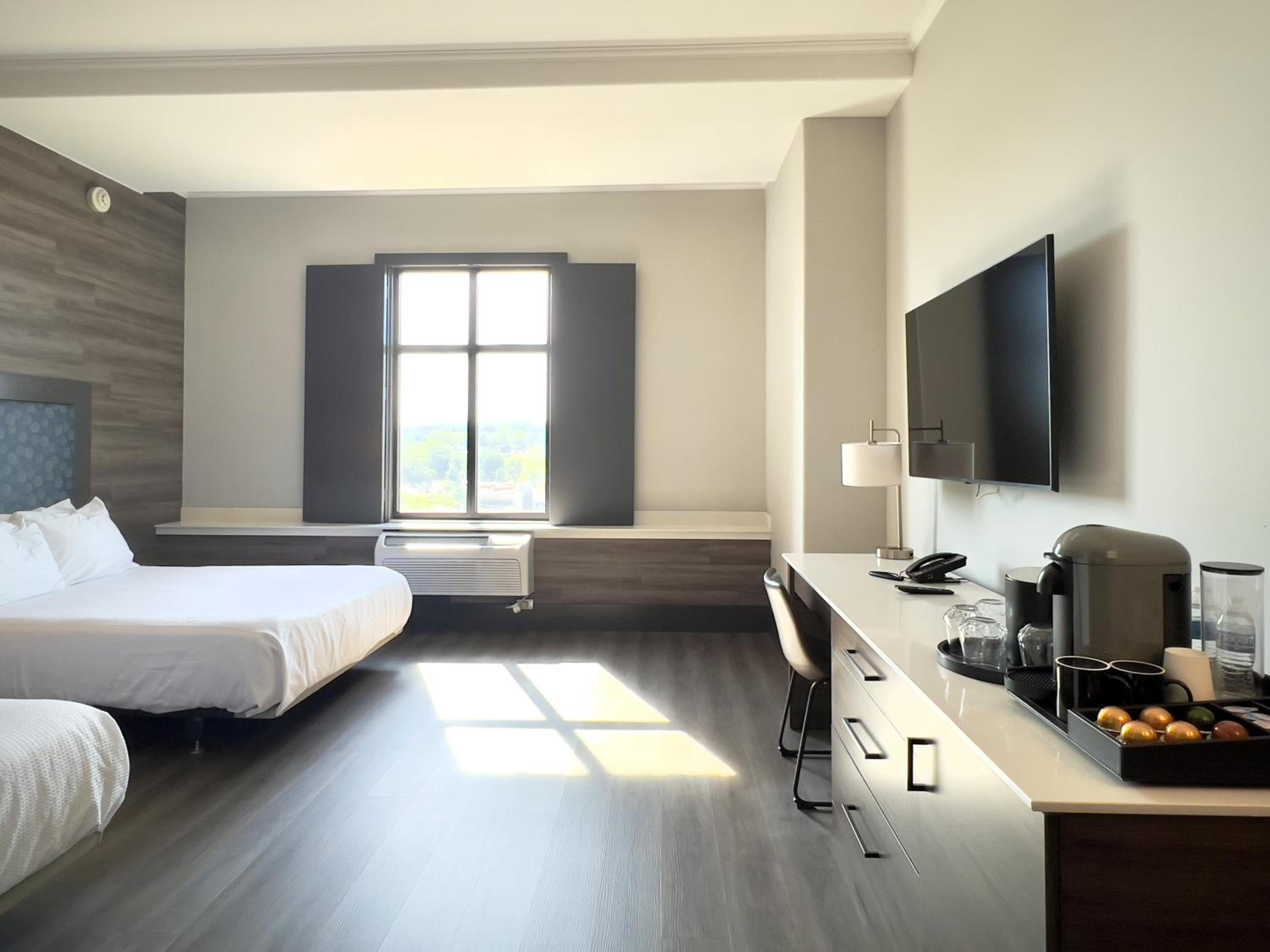 Lawrence Vacations - The Oread Lawrence, Tapestry Collection by Hilton - Property Image 36