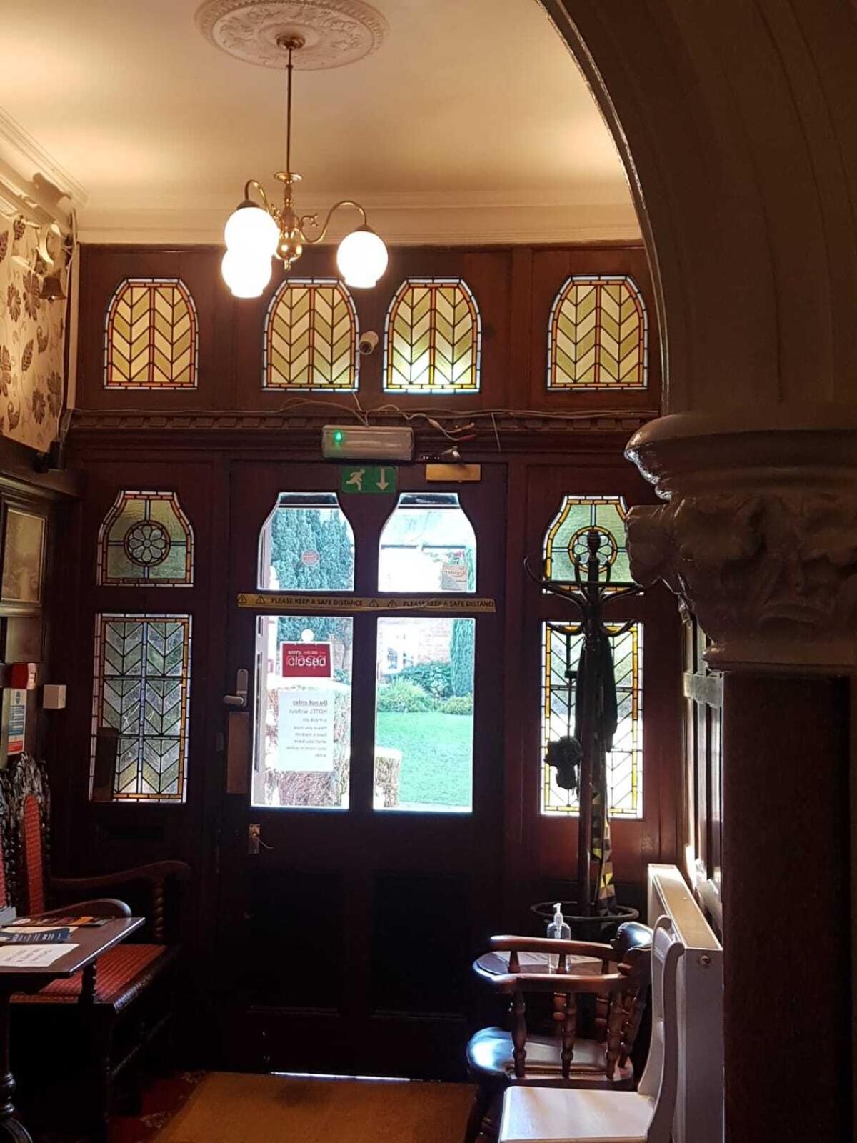 Banbury Vacations - The Lismore Hotel - Property Image 7