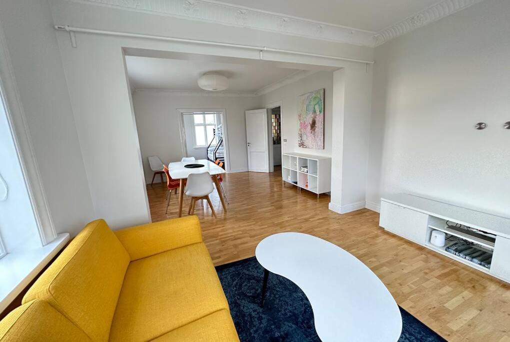 Beautiful 2 bedroom apartment downtown Reykjavik view 5