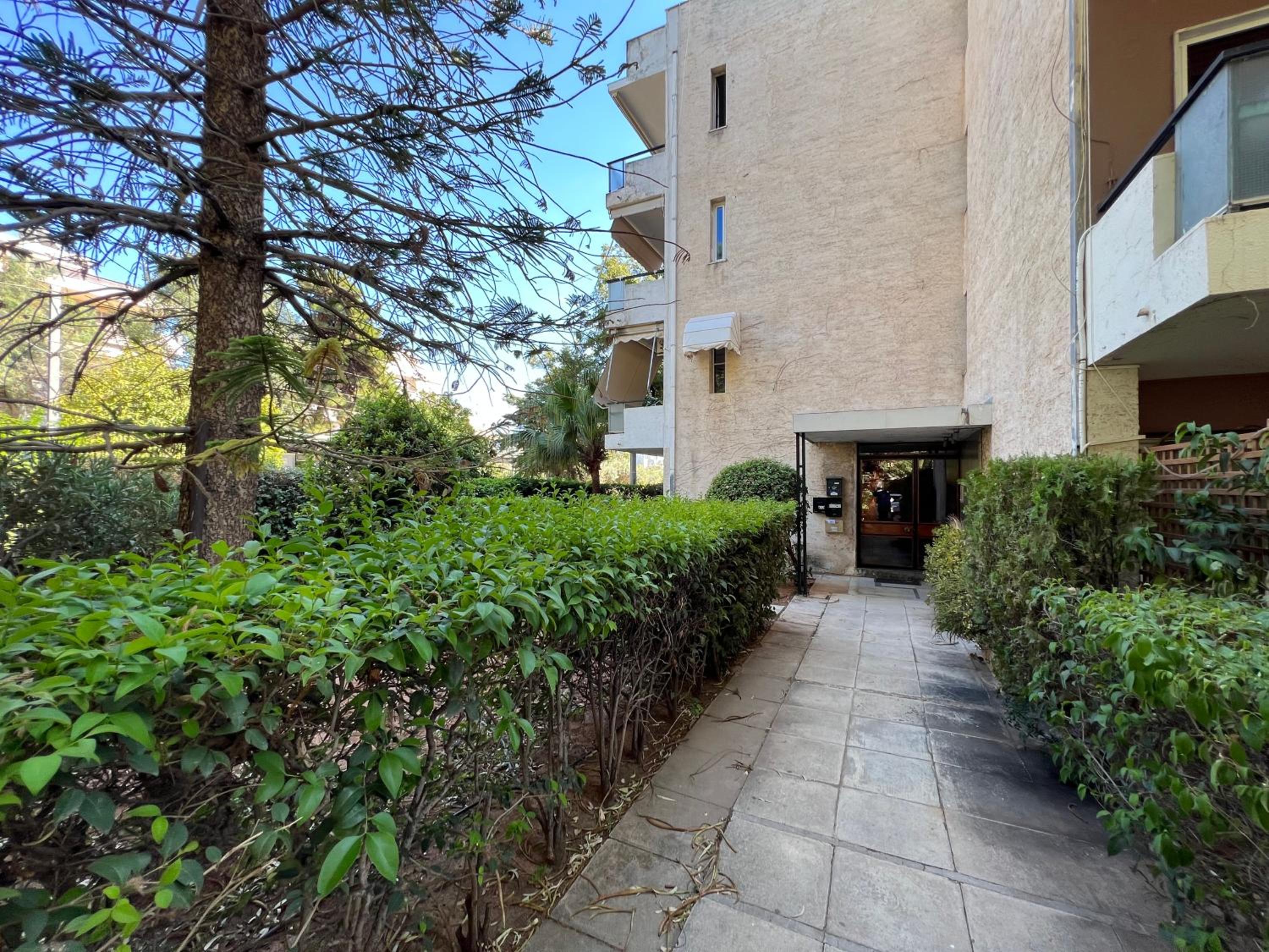 Hotel Charming apartment in Glyfada - Image 1