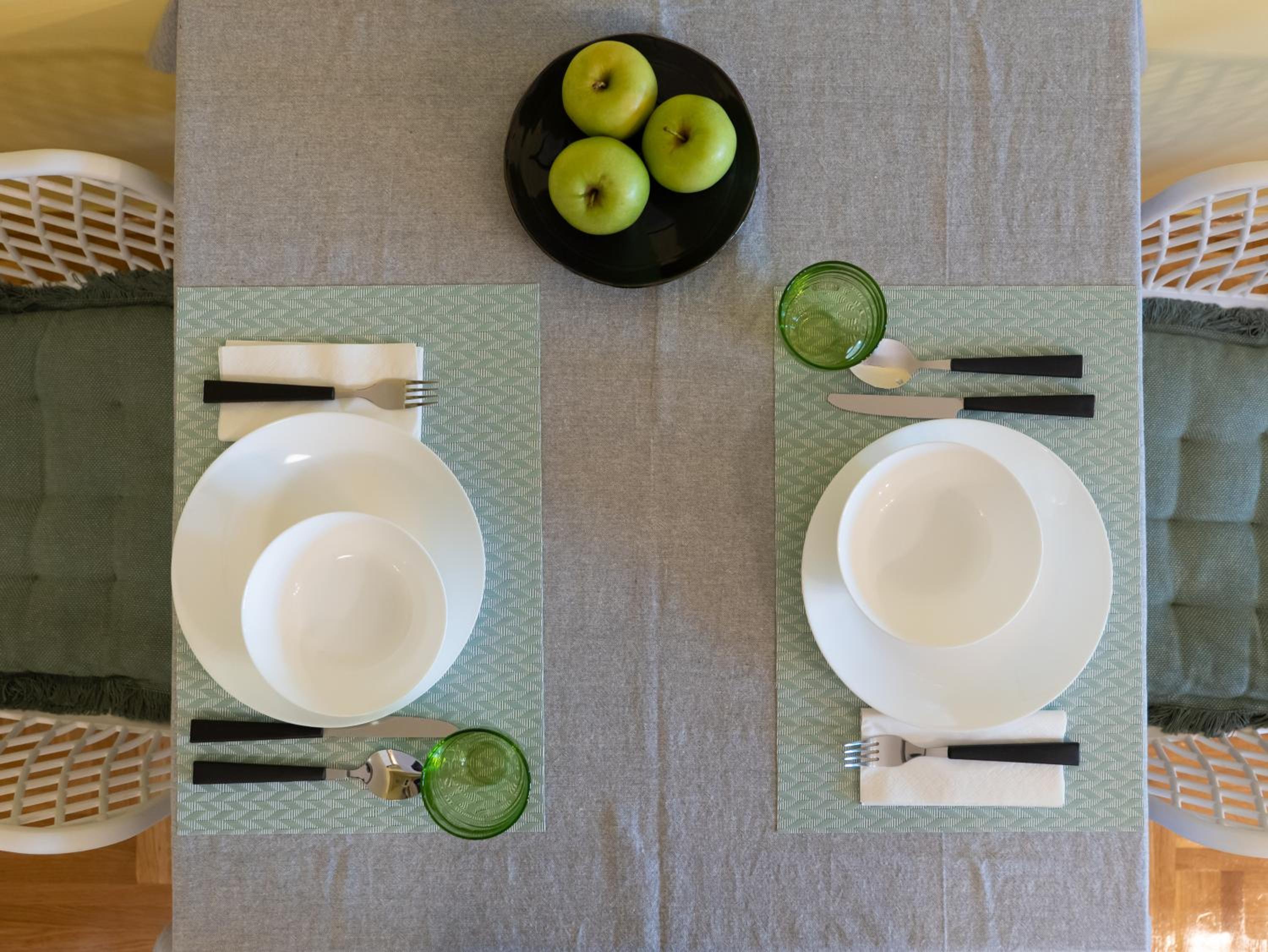 Green Apple Apartment