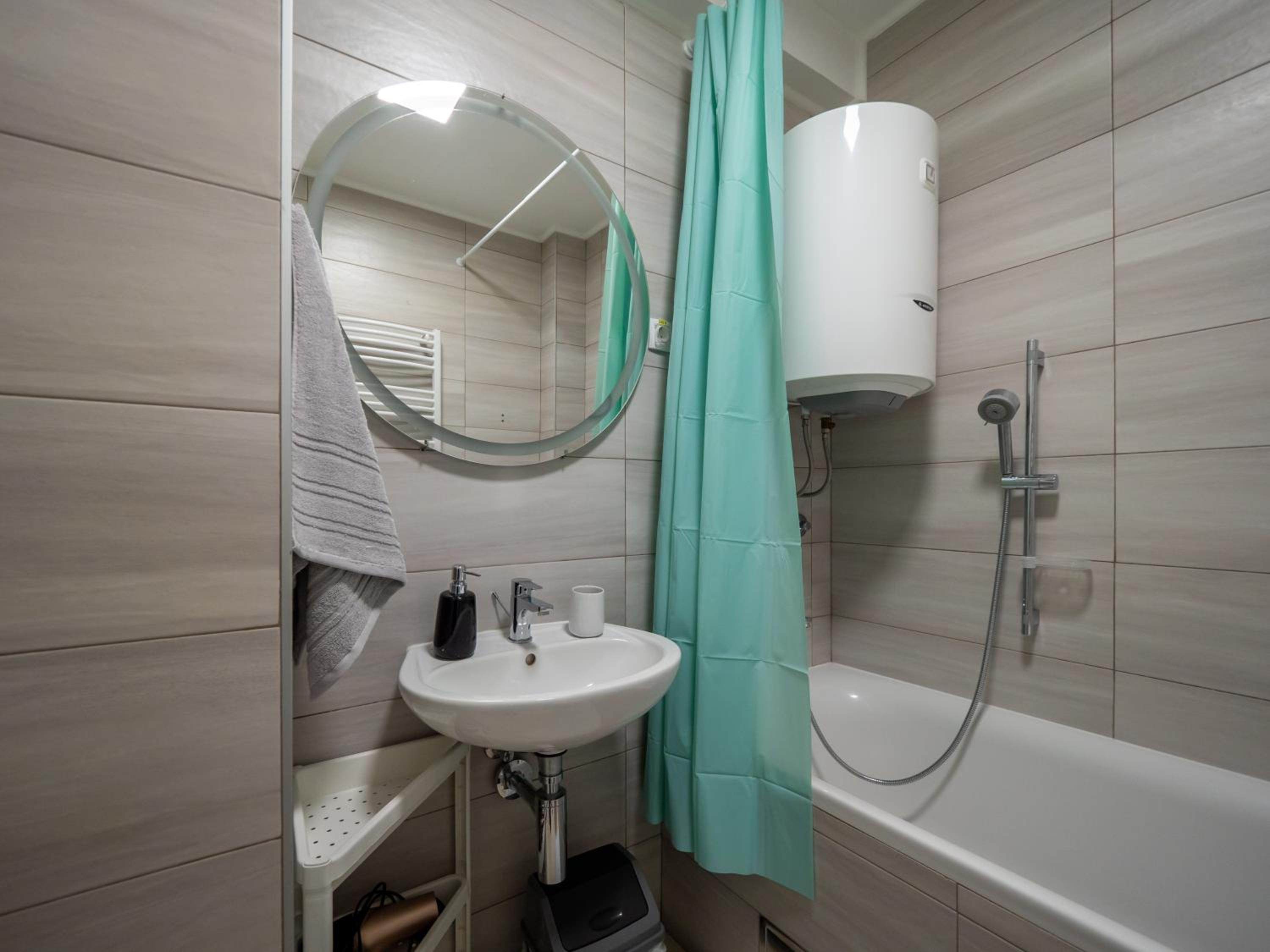 Green Apple Apartment
