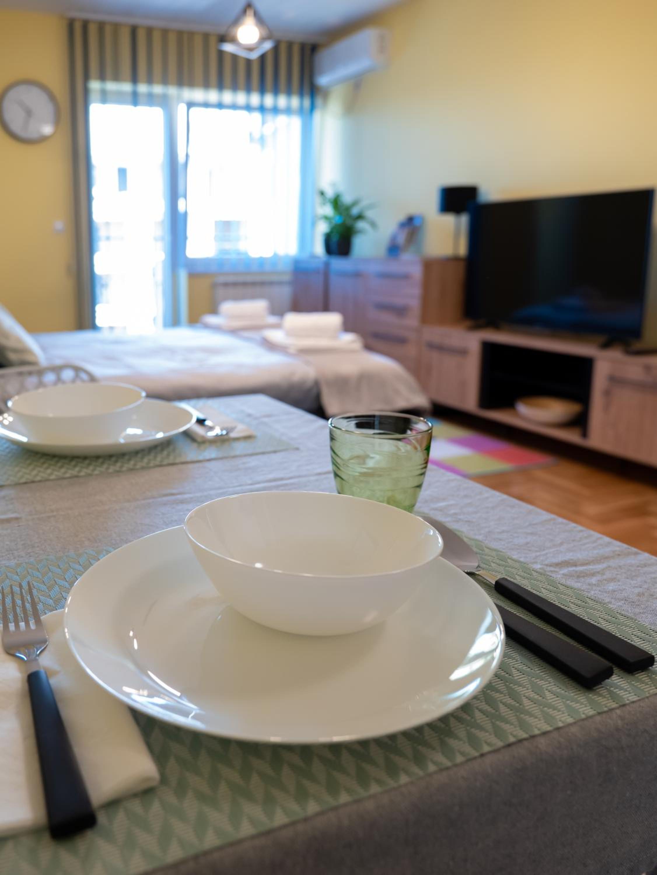 Green Apple Apartment