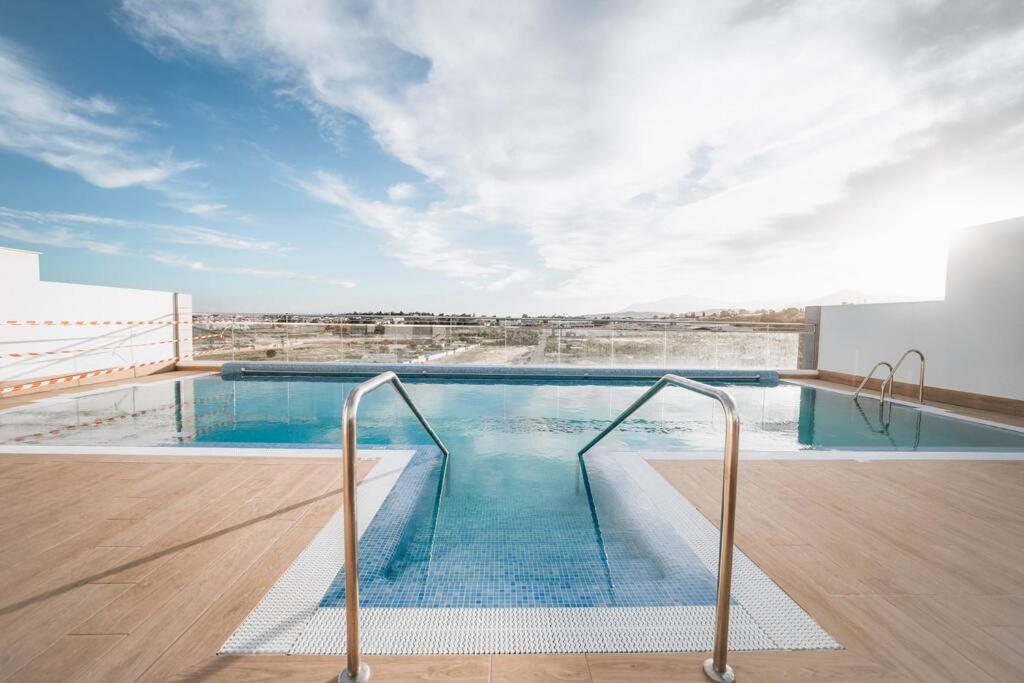 Hotel 2BDR New Apartment with Pool - Image 1