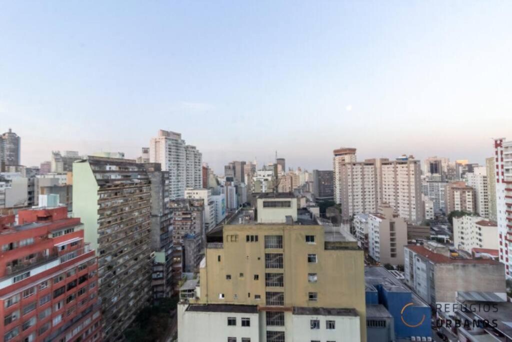 Large 1 Bedroom 2 Balconies and a work space