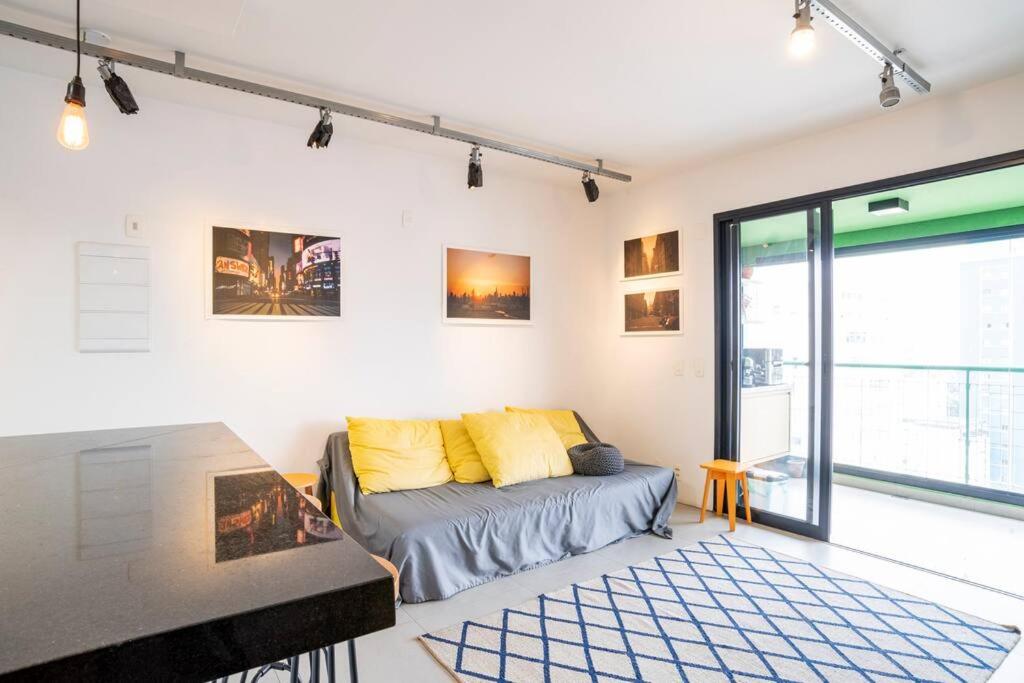 Large 1 Bedroom 2 Balconies and a work space