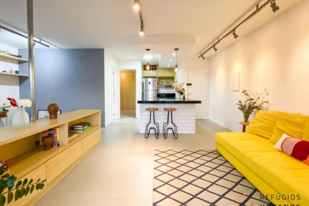 Large 1 Bedroom 2 Balconies and a work space