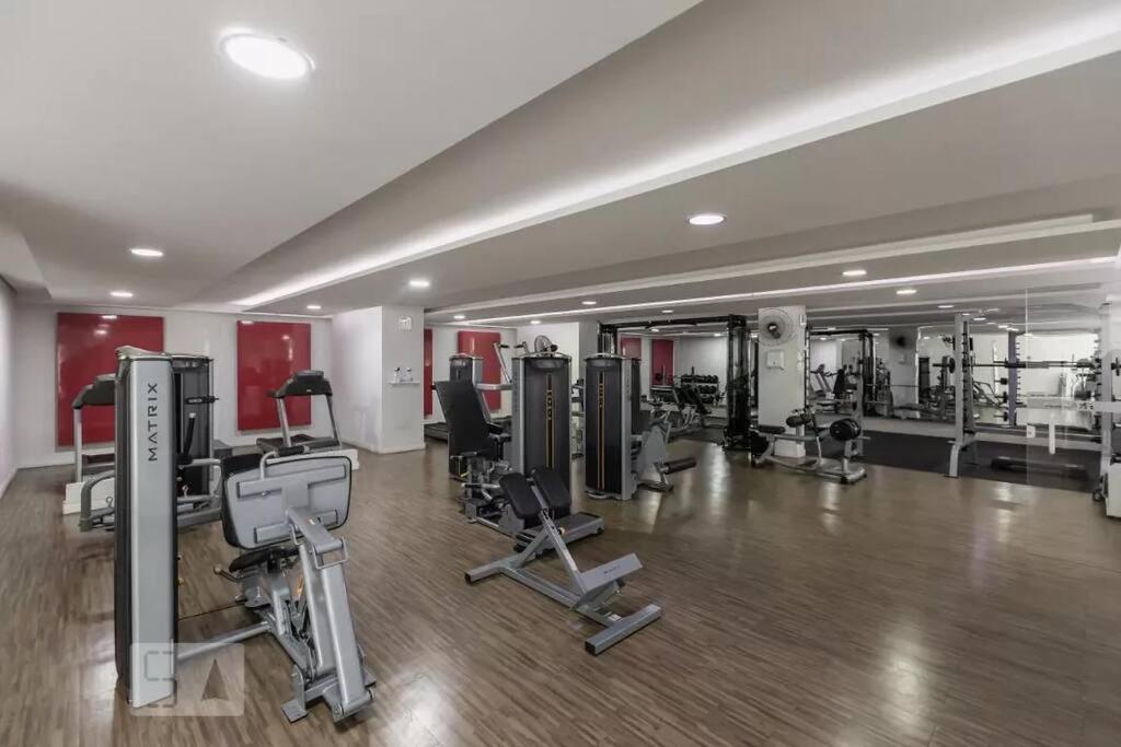 Large 1 Bedroom 2 Balconies and a work space