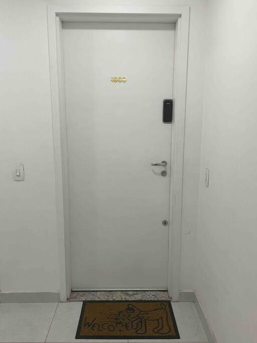Large 1 Bedroom 2 Balconies and a work space