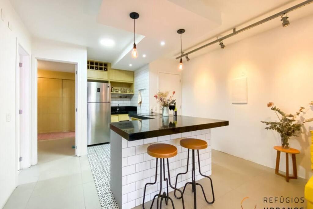 Large 1 Bedroom 2 Balconies and a work space