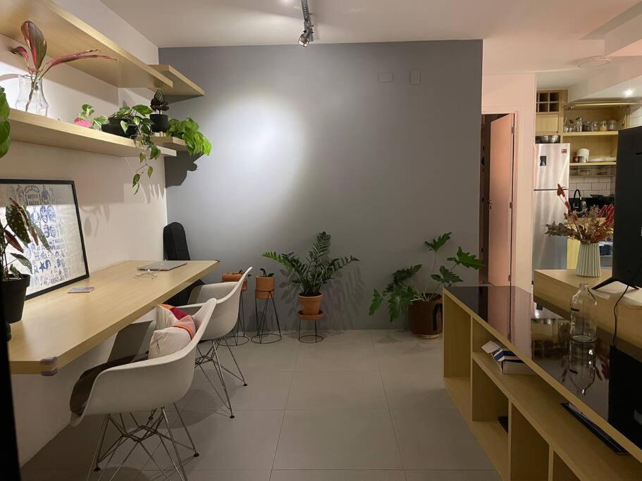 Large 1 Bedroom 2 Balconies and a work space